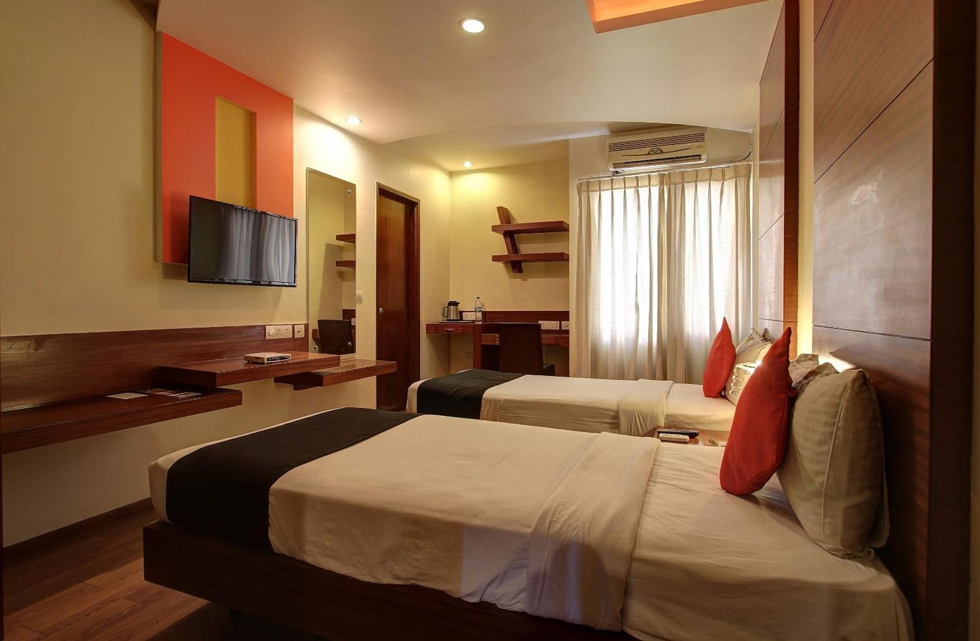 Hotel Collection O Sri Sai Palace