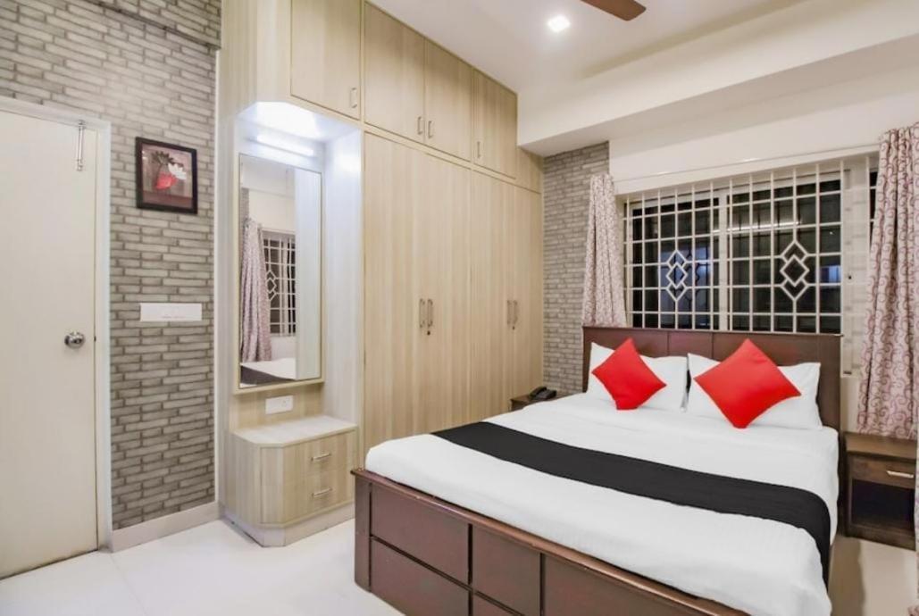 Sln Suites, Near Baptist Hospital, Hebbala *