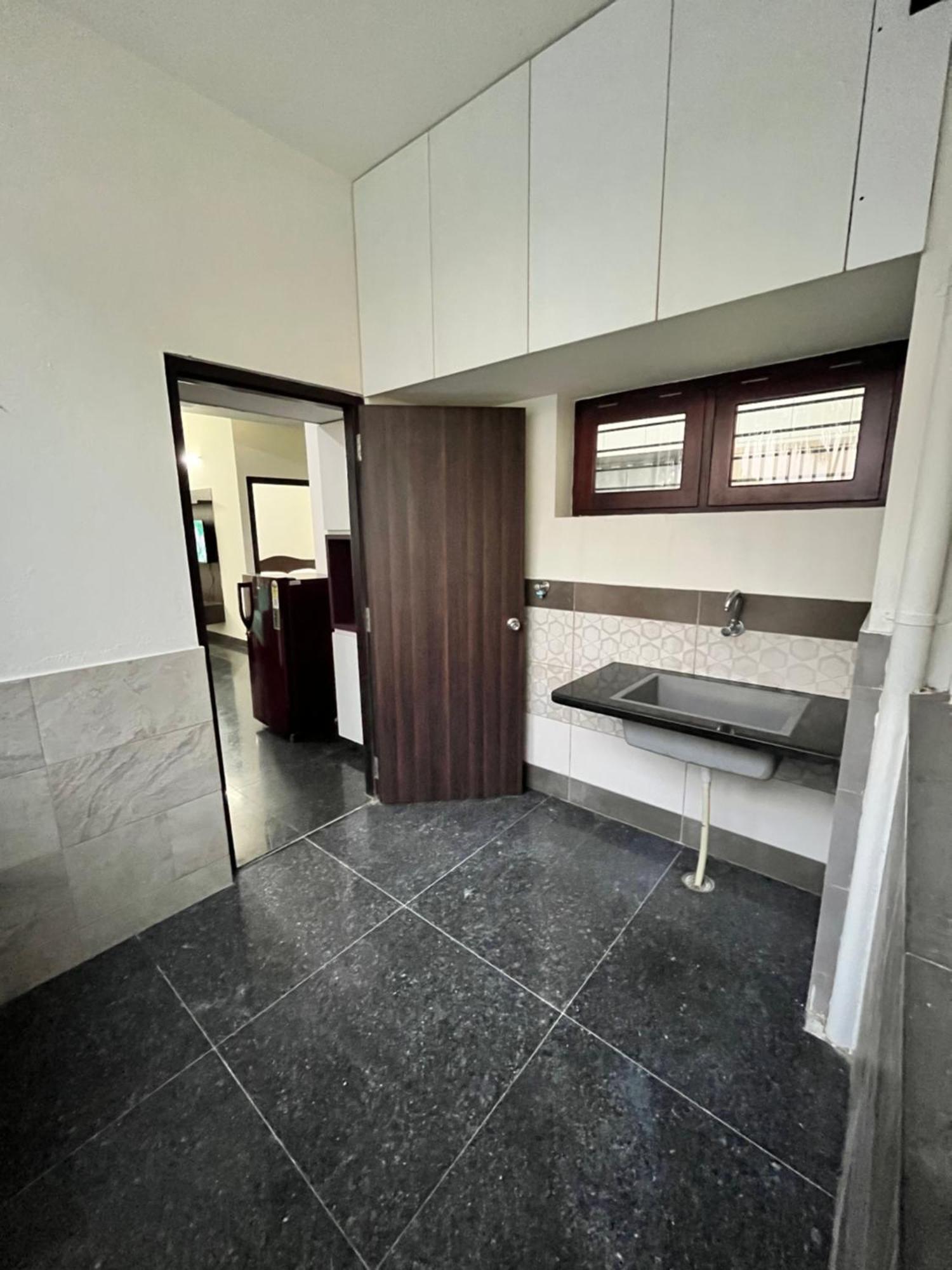 2 Beds, Hsr Layout, Smart Tv & Free Ott, Game Room, Library Apartment Bangalore