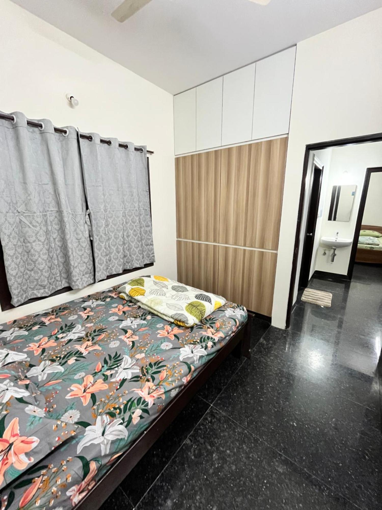 2 Beds, Hsr Layout, Smart Tv & Free Ott, Game Room, Library Apartment Bangalore