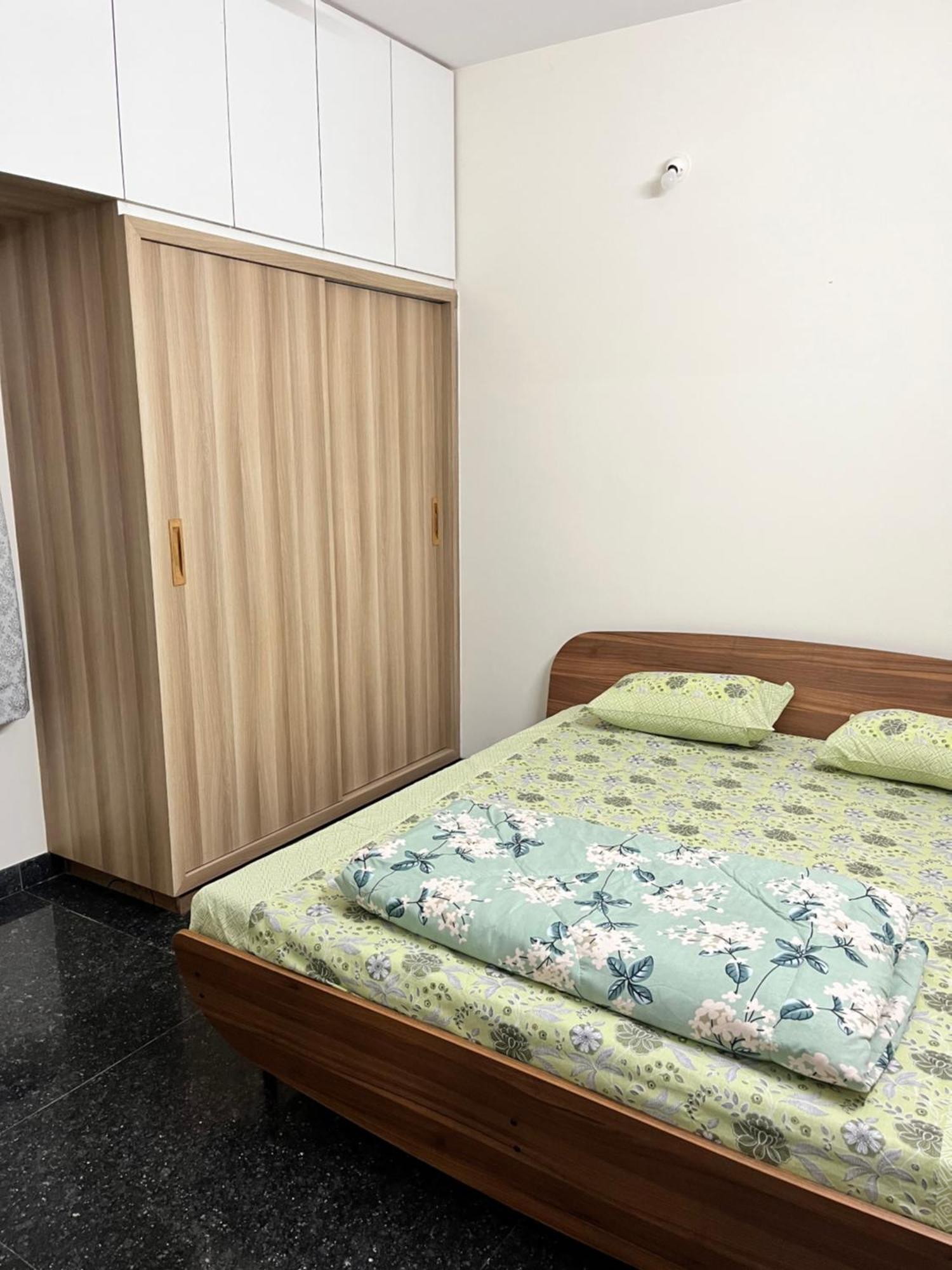 2 Beds, Hsr Layout, Smart Tv & Free Ott, Game Room, Library Apartment *