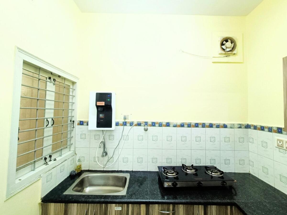 1bhk Near Iimb On Gf Apartamento