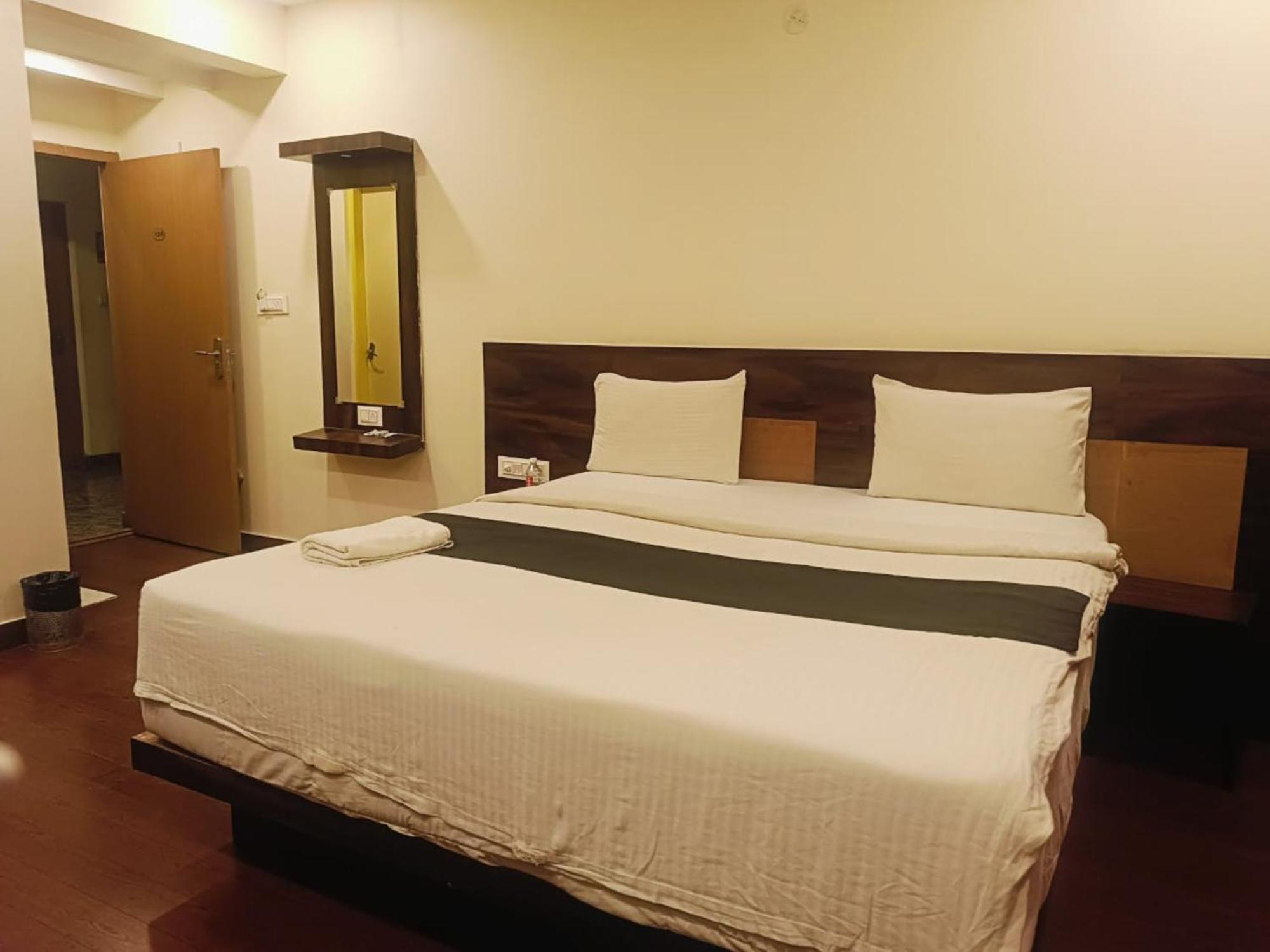 Octave Royalwood Premier 3*