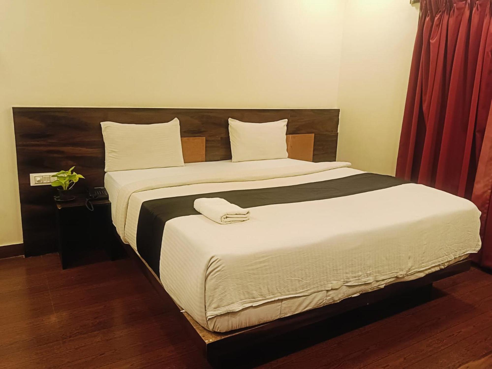 Octave Royalwood Premier 3*