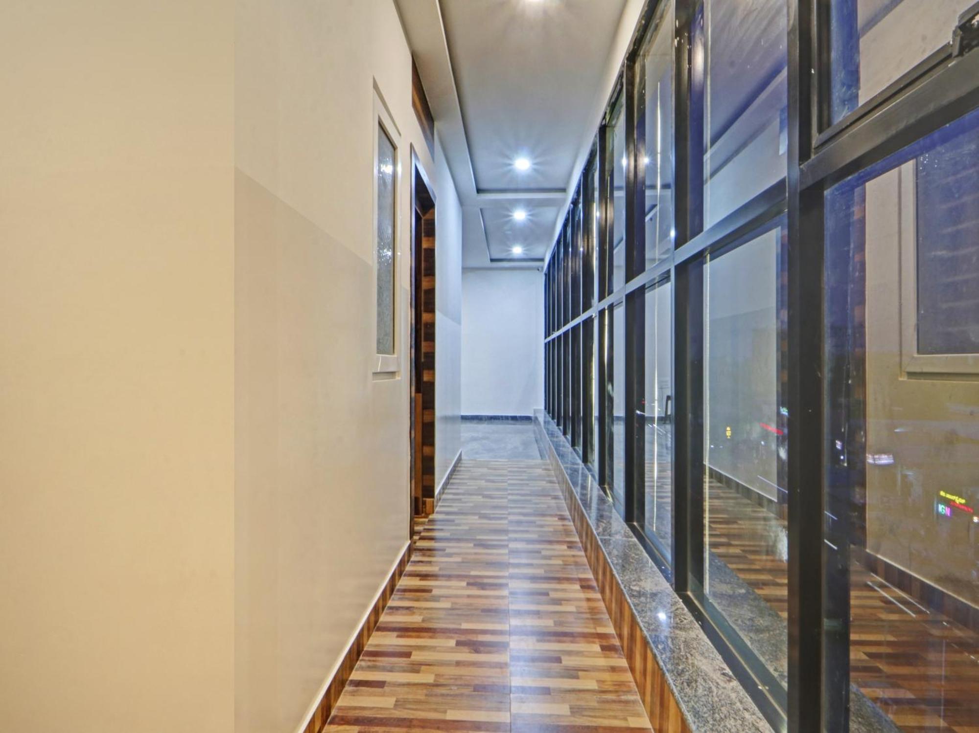 Collection O Dhruvas Residency
