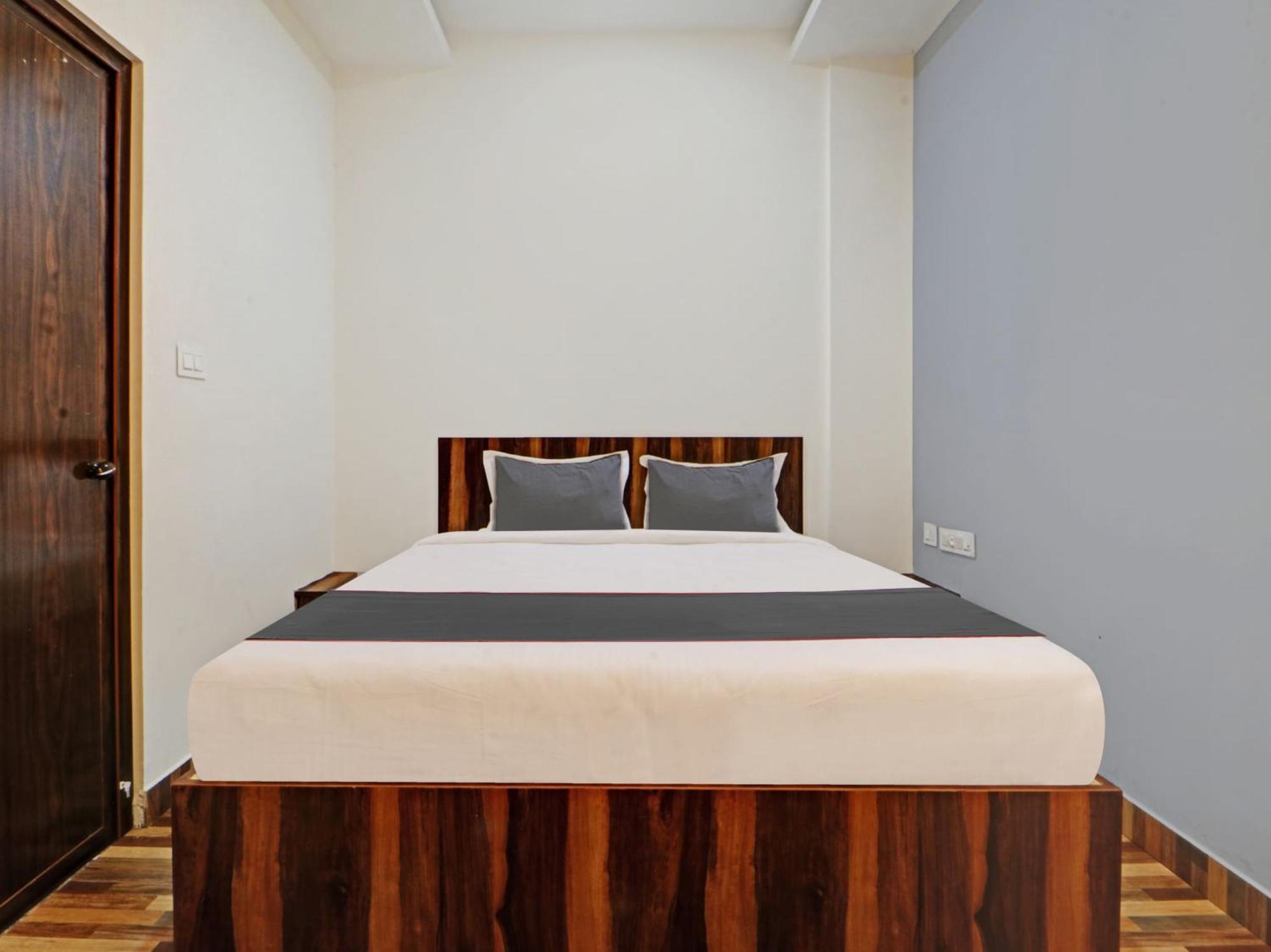 Collection O Dhruvas Residency Hotel 4*