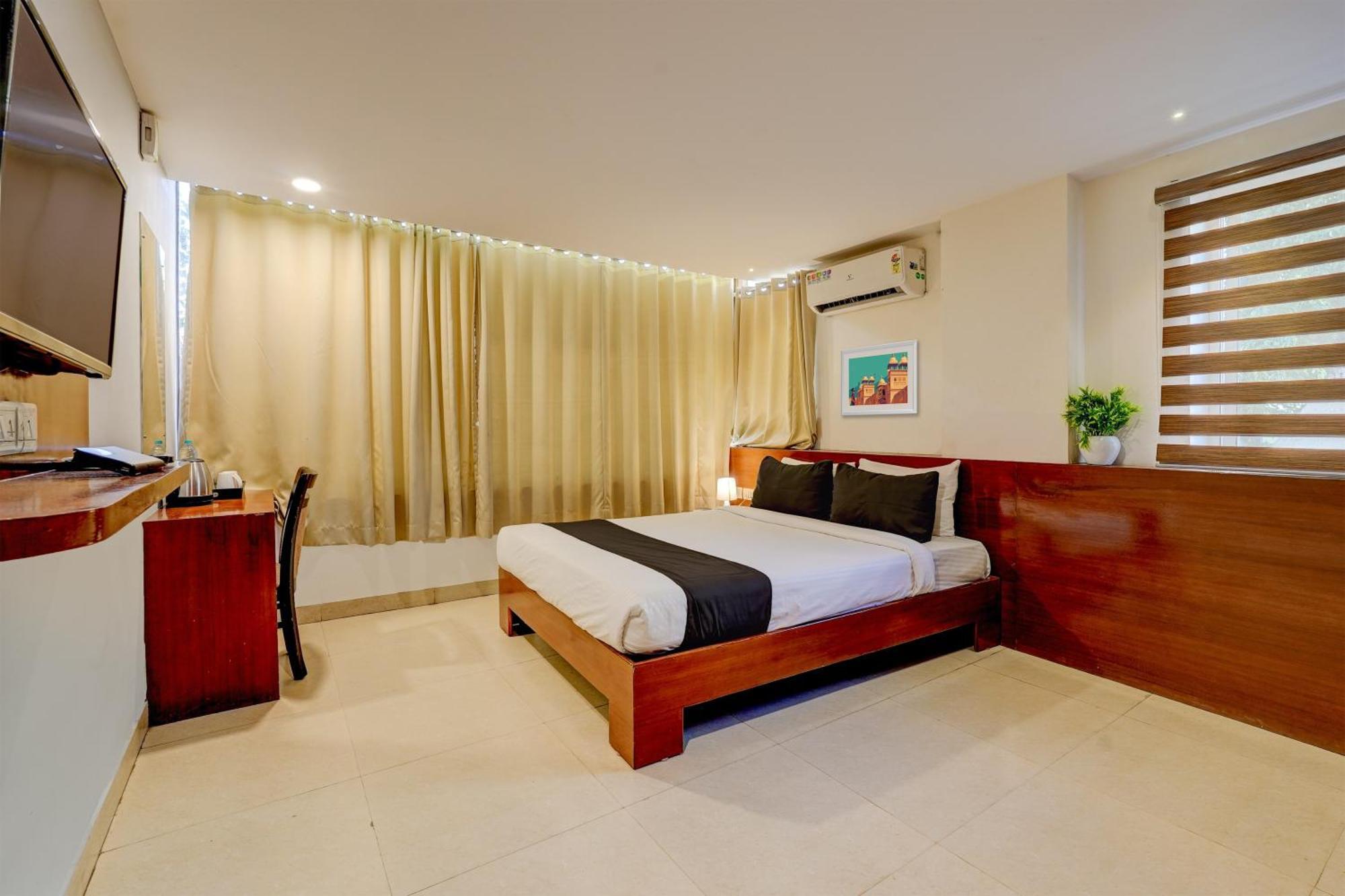 O V3r Residency Hotel 3*