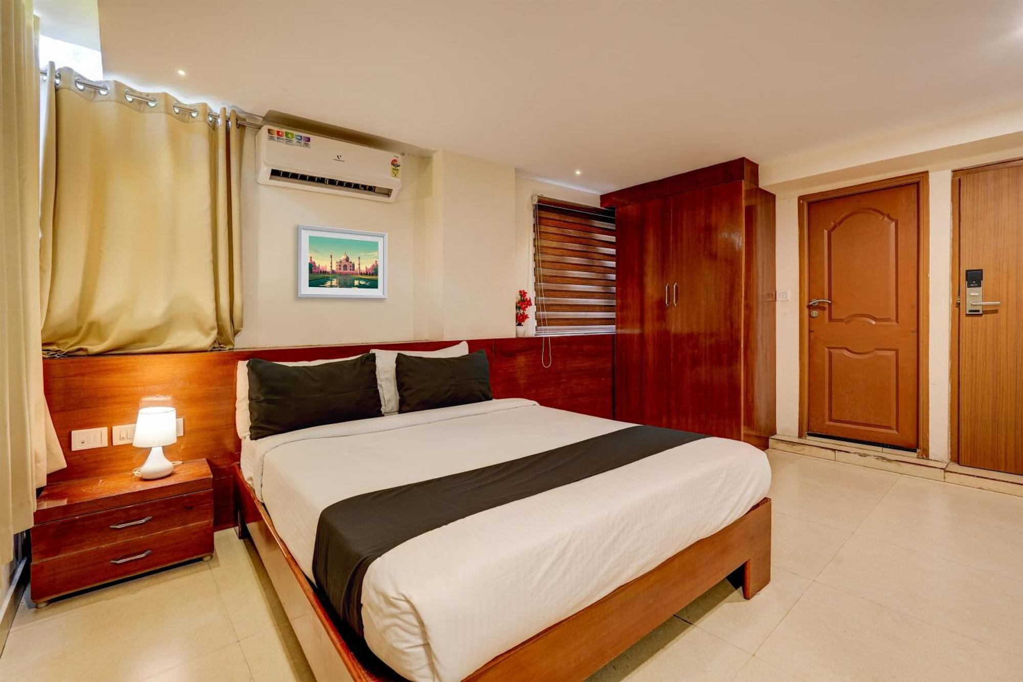 Hotel O V3r Residency 3*