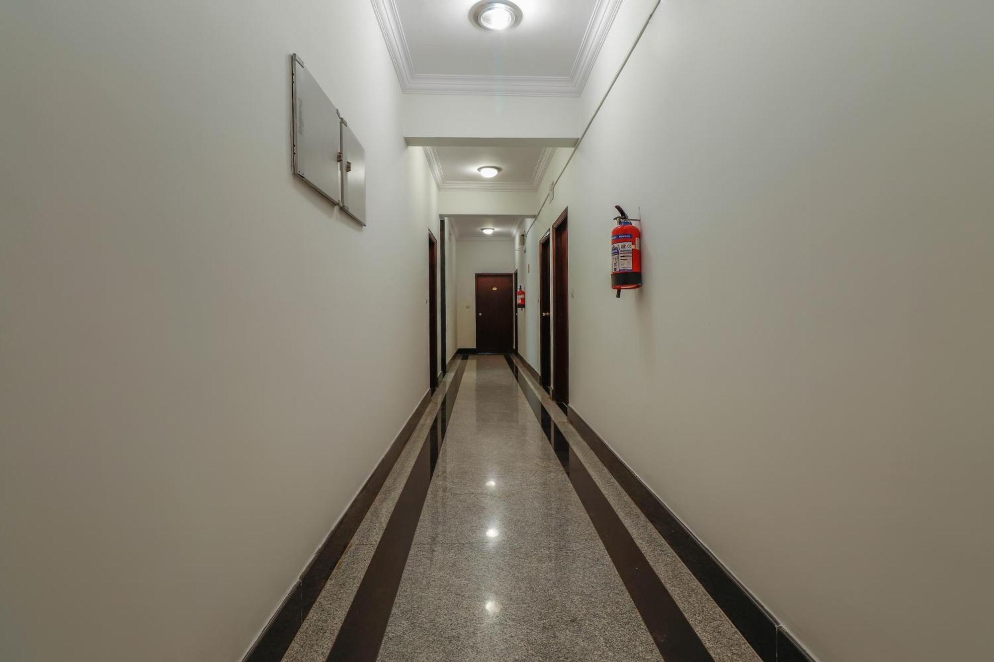 Hotel Collection O Emara Grand Bangalore
