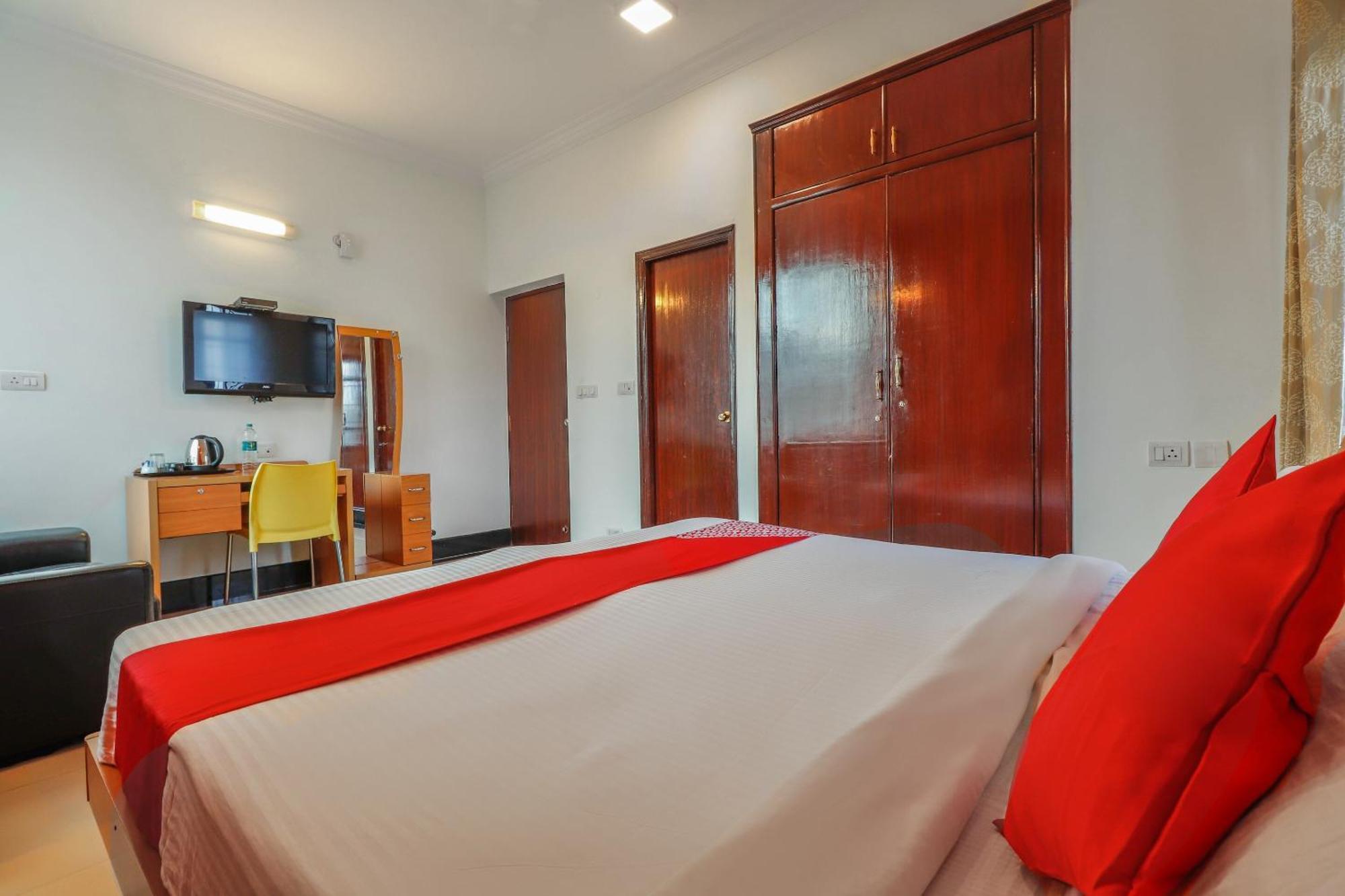Collection O Emara Grand 4* Bangalore