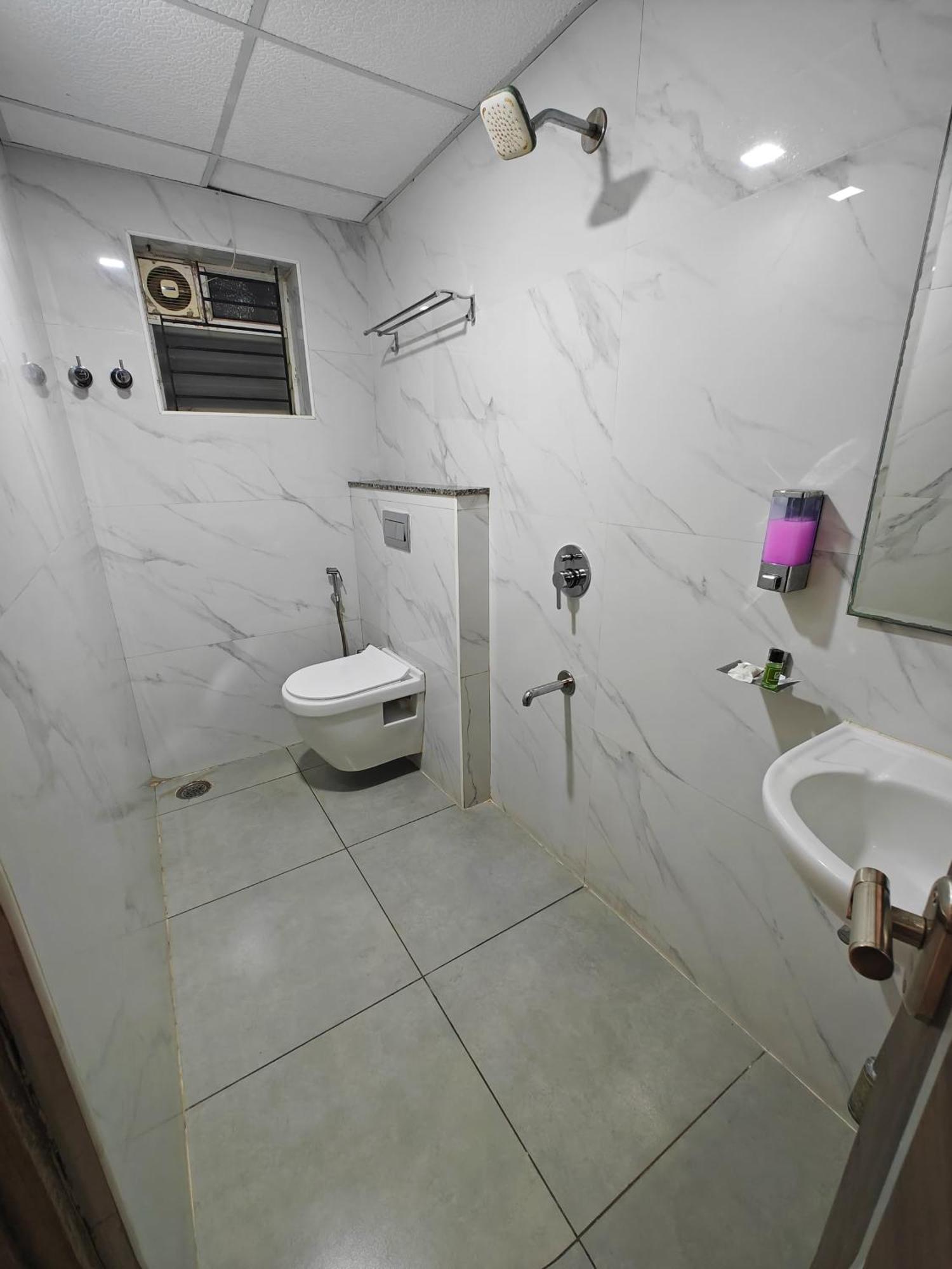 Hotel Keerthis Comfort - Bengaluru Airport Hotel