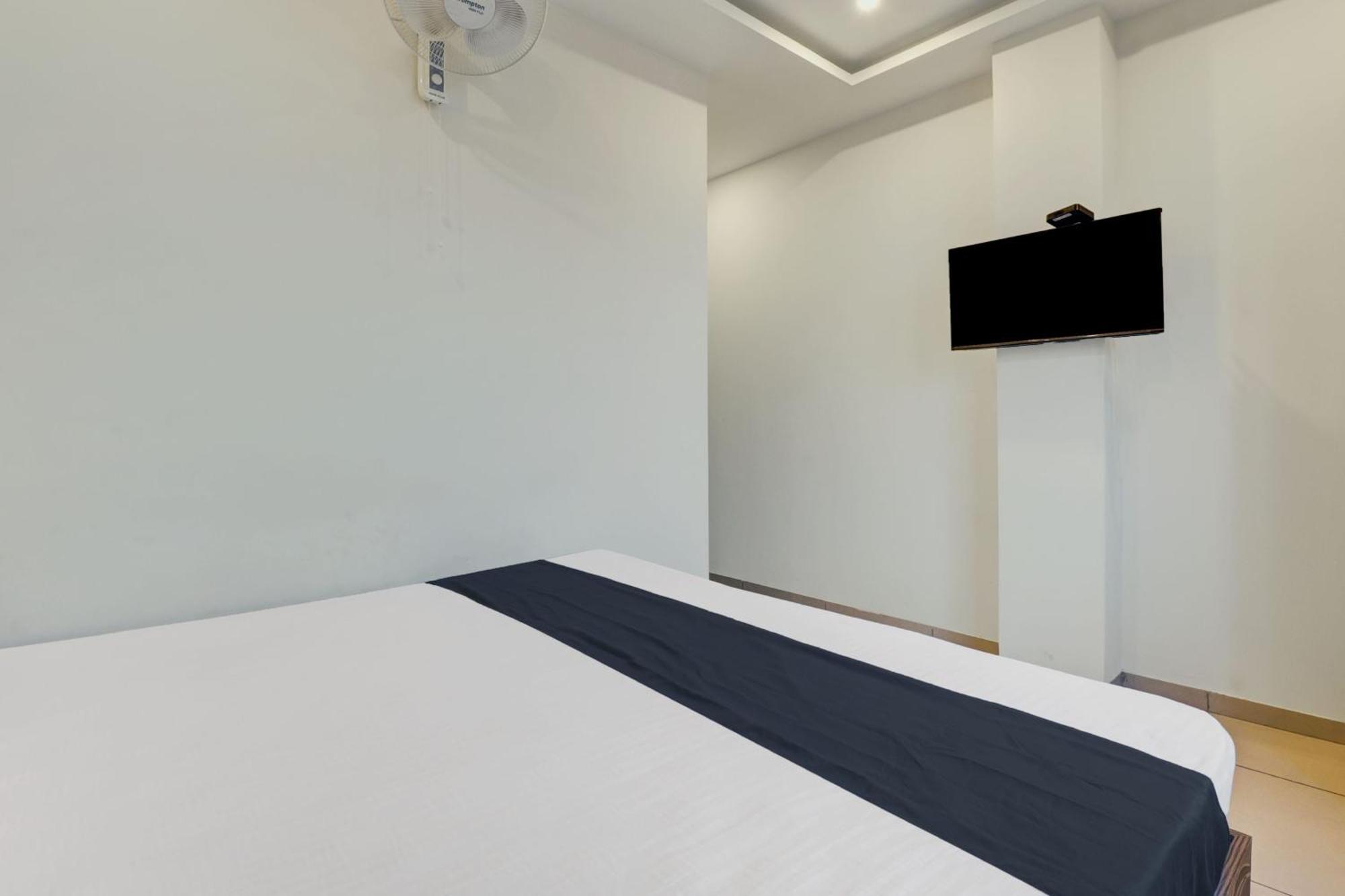 Dream Comforts & Boarding 4* Bangalore