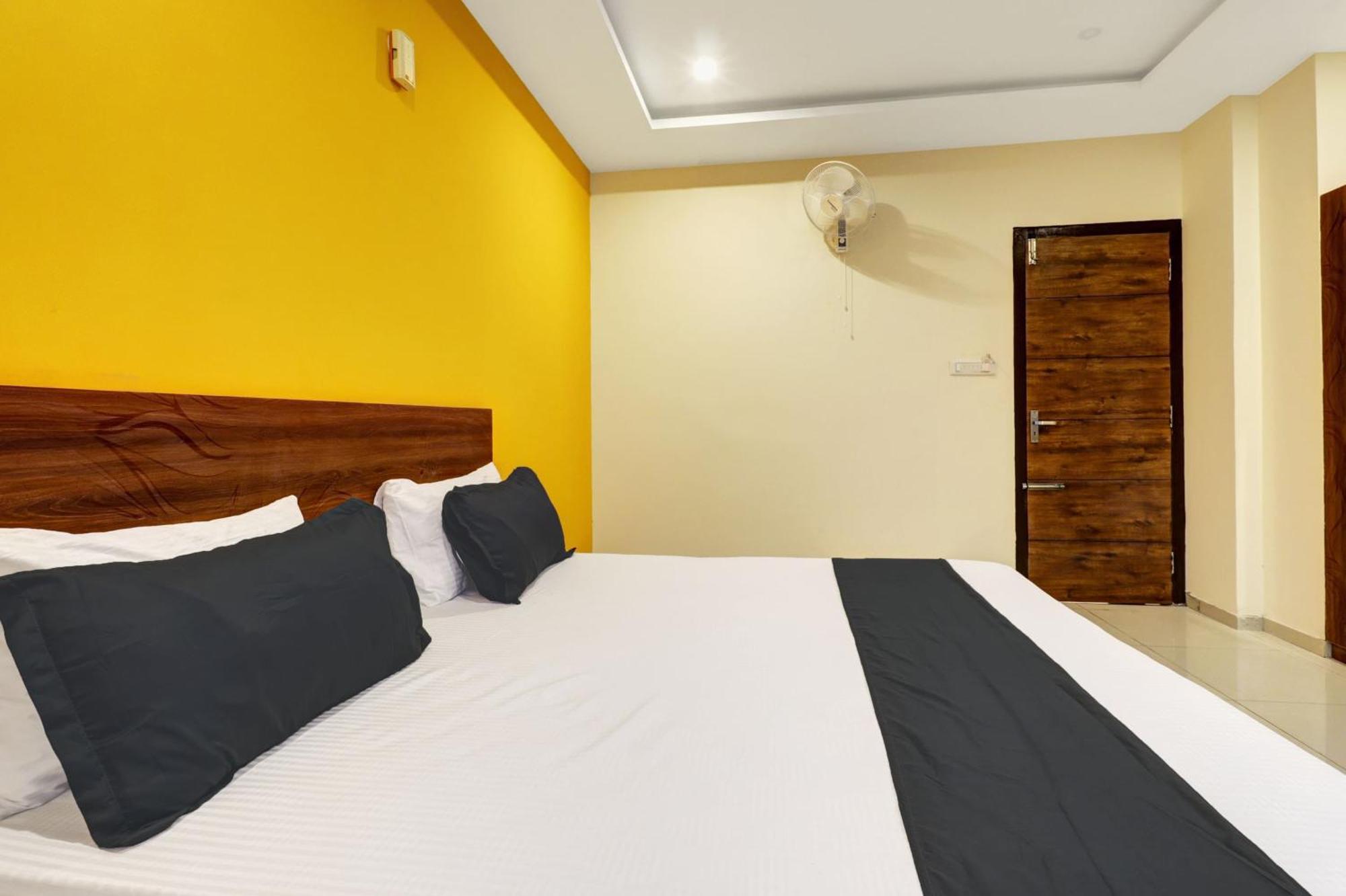 Hotel Dream Comforts & Boarding