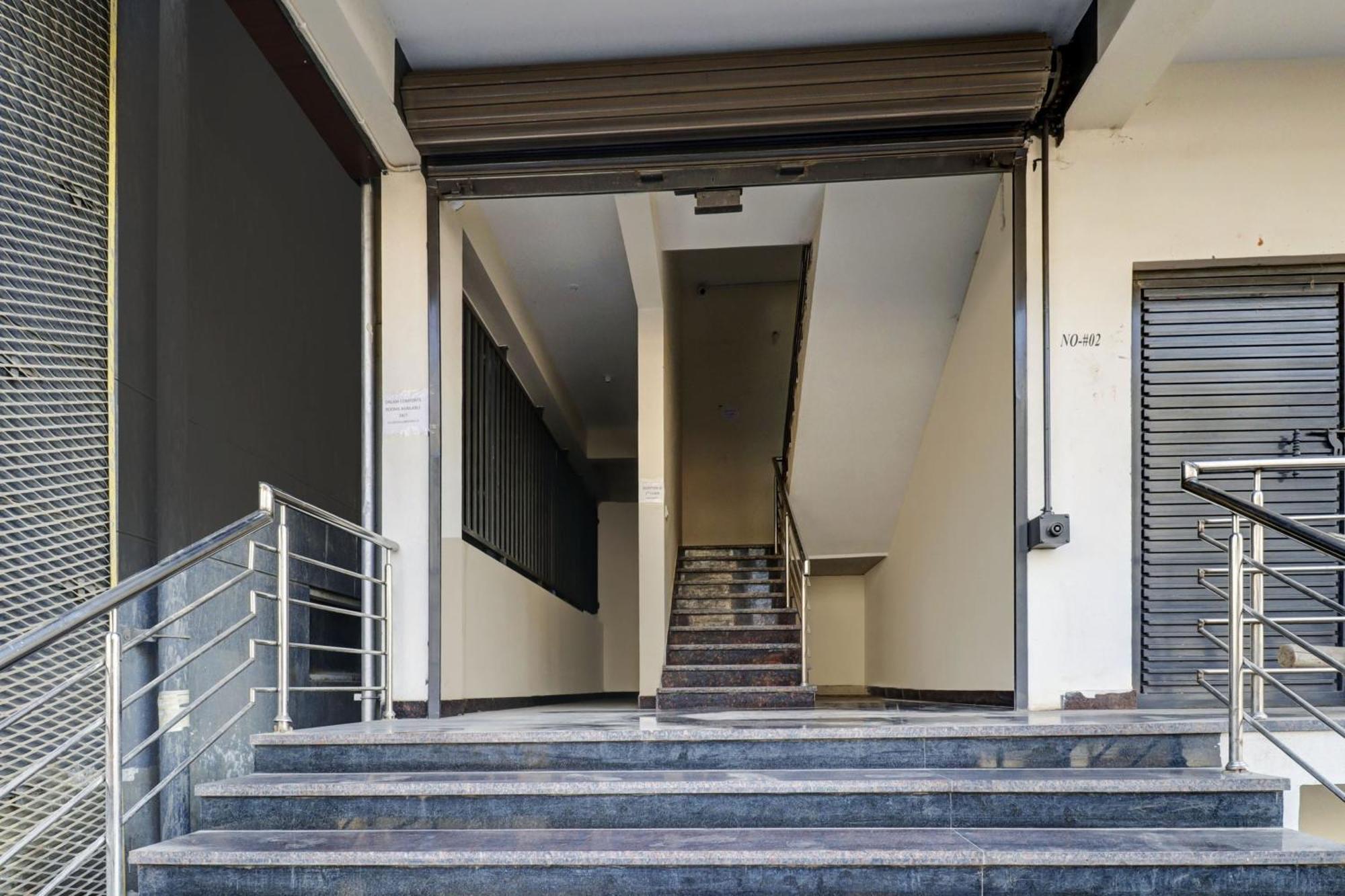 Hotel Dream Comforts & Boarding 4*