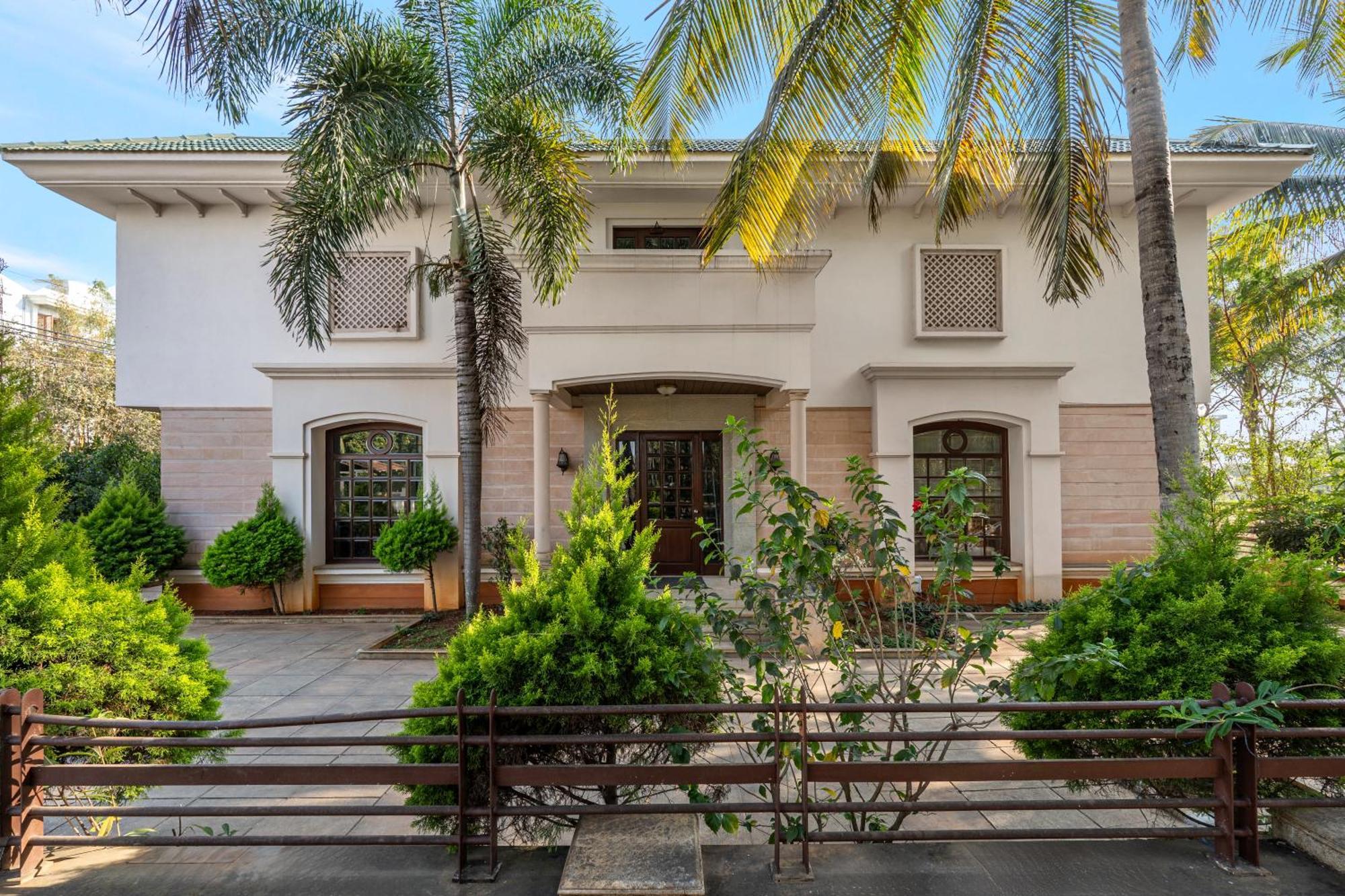 Guest house Sliceinn Gulmohar- Near Kempegowda International Airport,