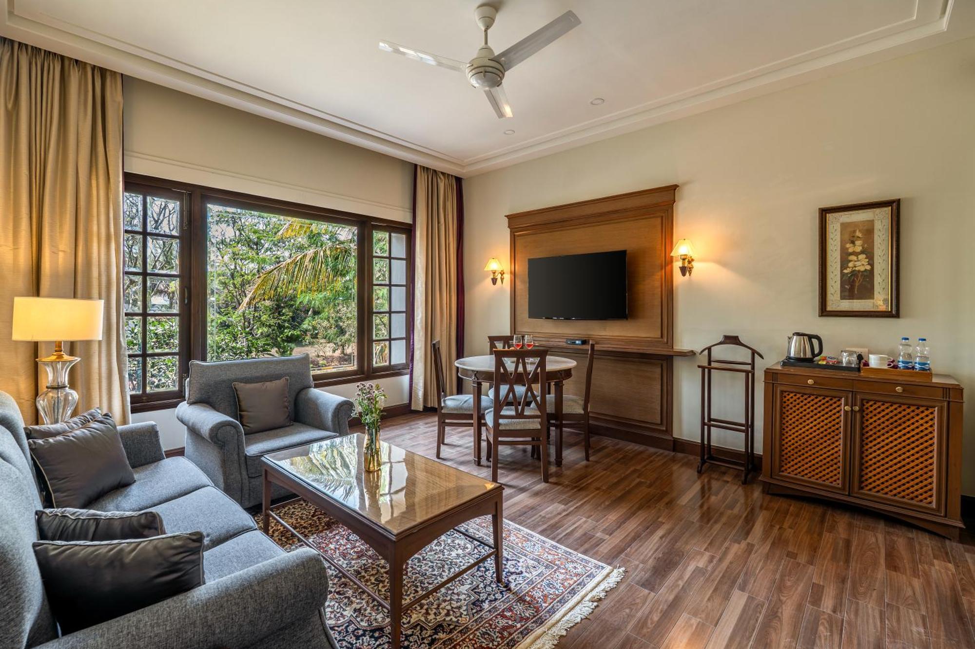 Guest house Sliceinn Gulmohar- Near Kempegowda International Airport, Bangalore