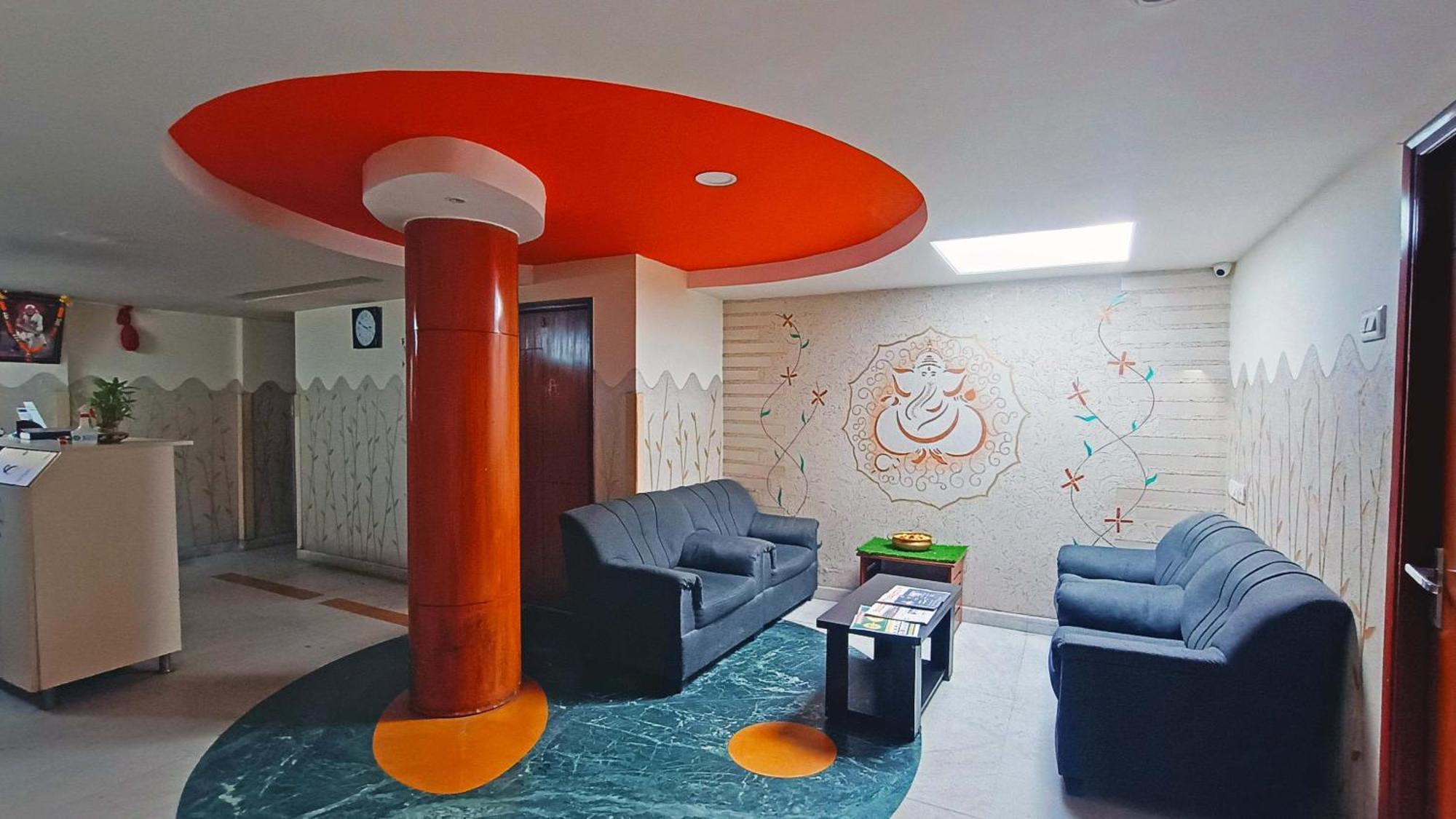 Sri Krishna Marathalli Hotel 2*