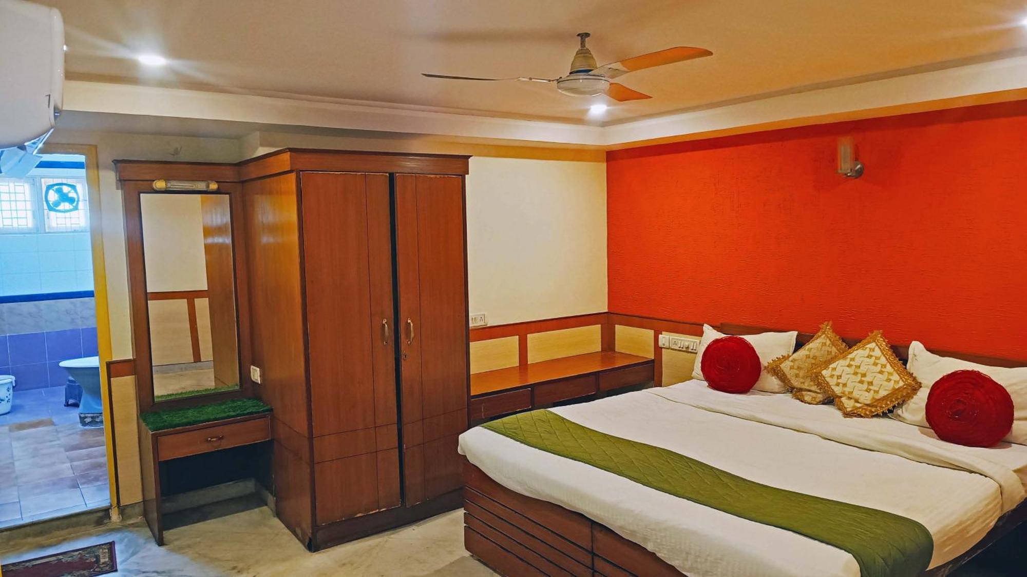 Sri Krishna Marathalli Hotel 2*