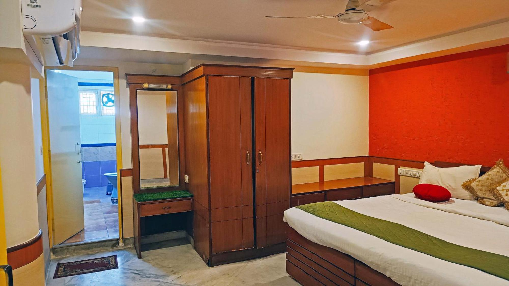 Sri Krishna Marathalli Hotel 2*