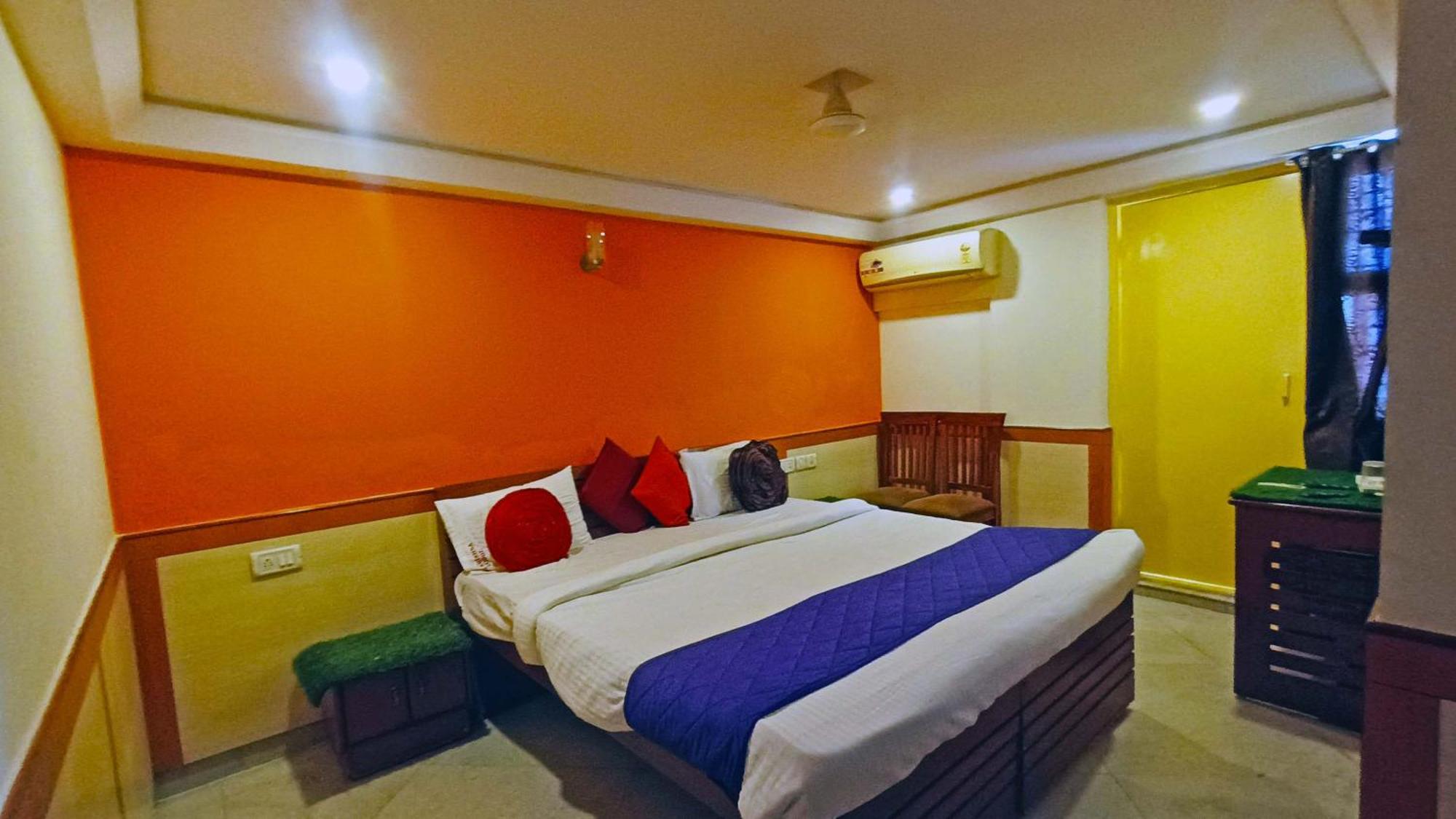 Sri Krishna Marathalli Hotel