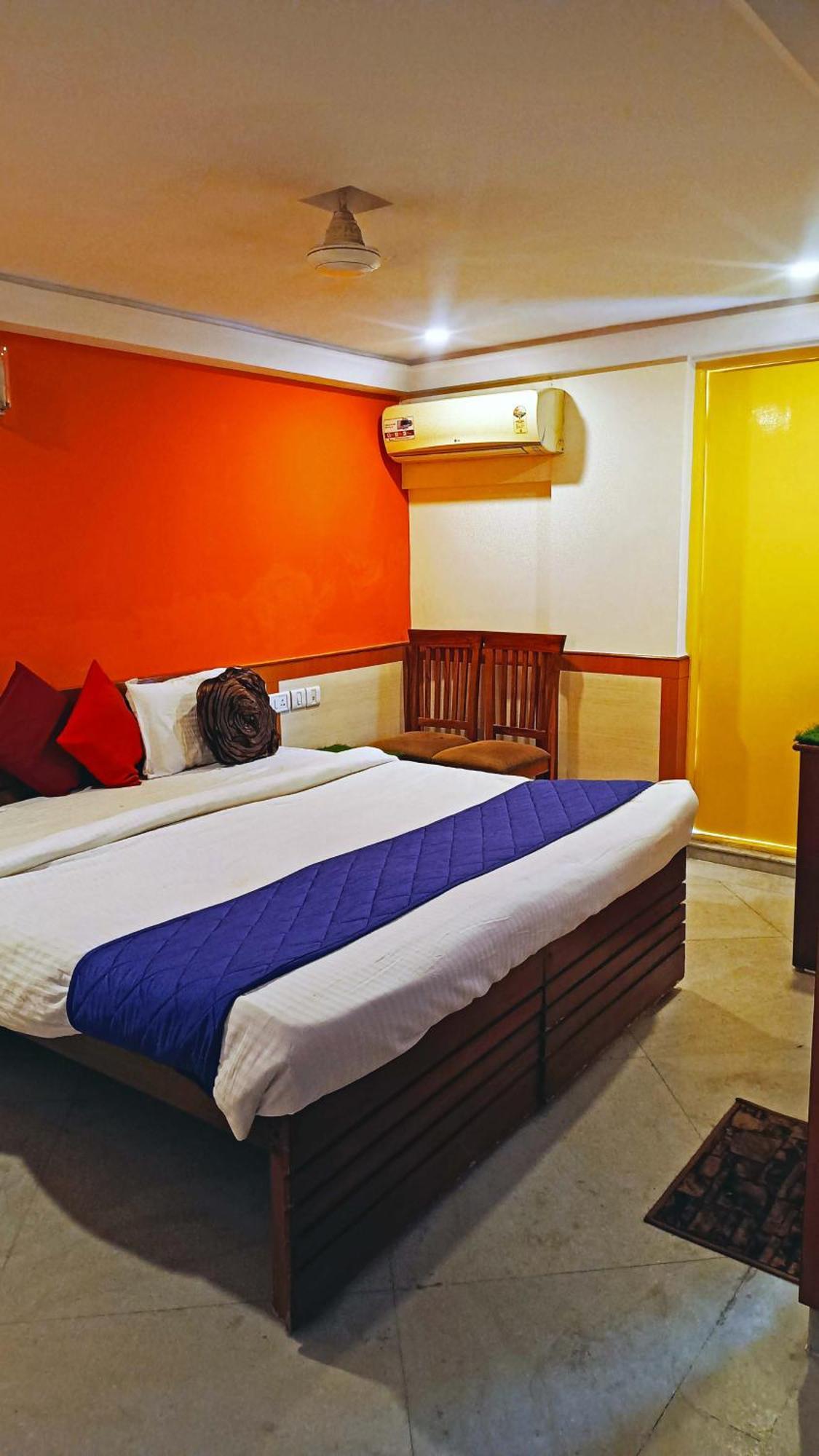 Hotel Sri Krishna Marathalli