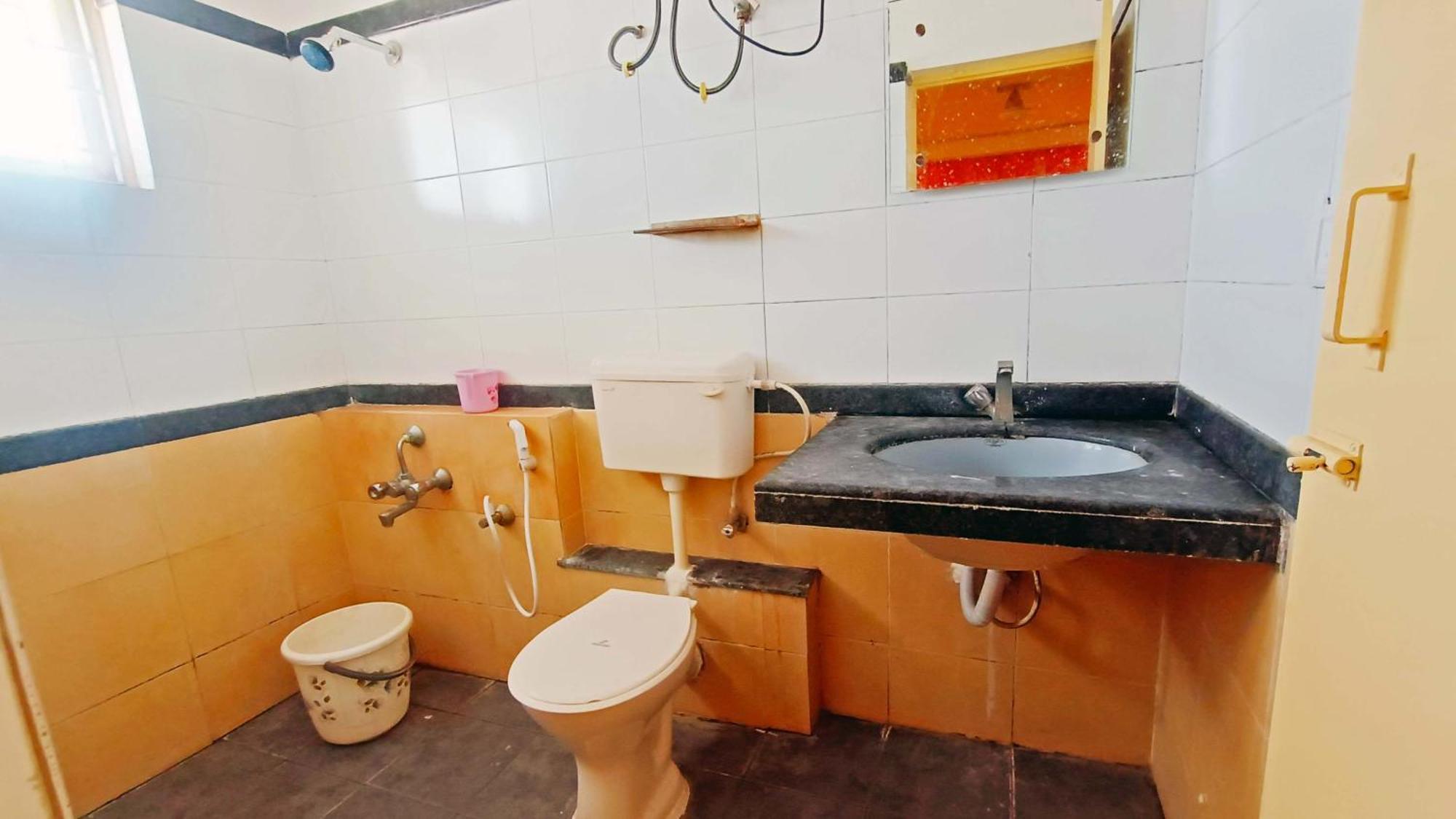 Hotel Sri Krishna Marathalli 2*