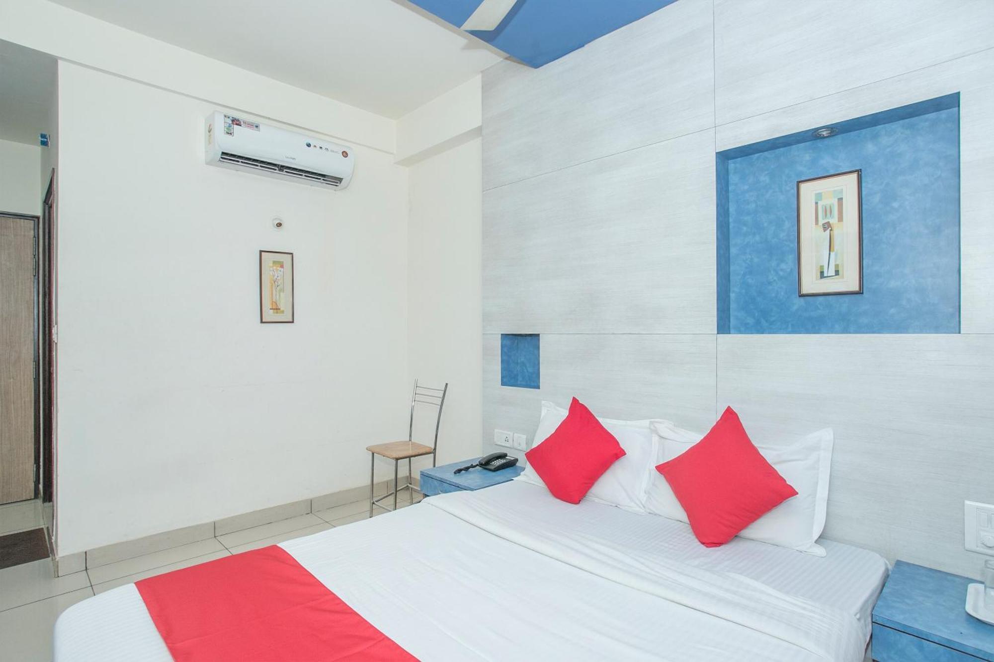 Hotel O Abhimaani Comforts 3*