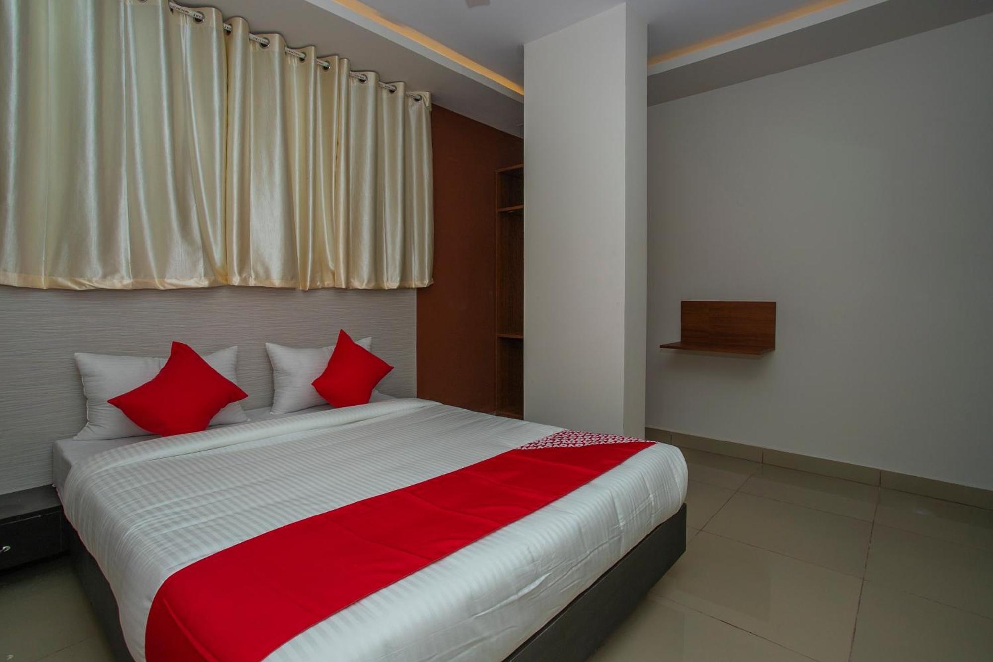 O Varcity Phi Premium Pavilion ,above Hdfc Bank ,near Anjaneya Temple Madiwala, Hosur Main R Bangalore