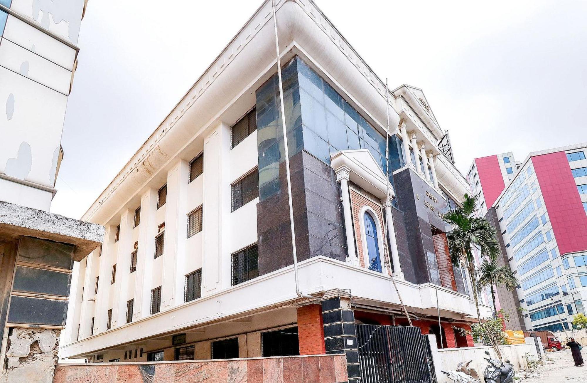 O The Royal International Hotel Bangalore