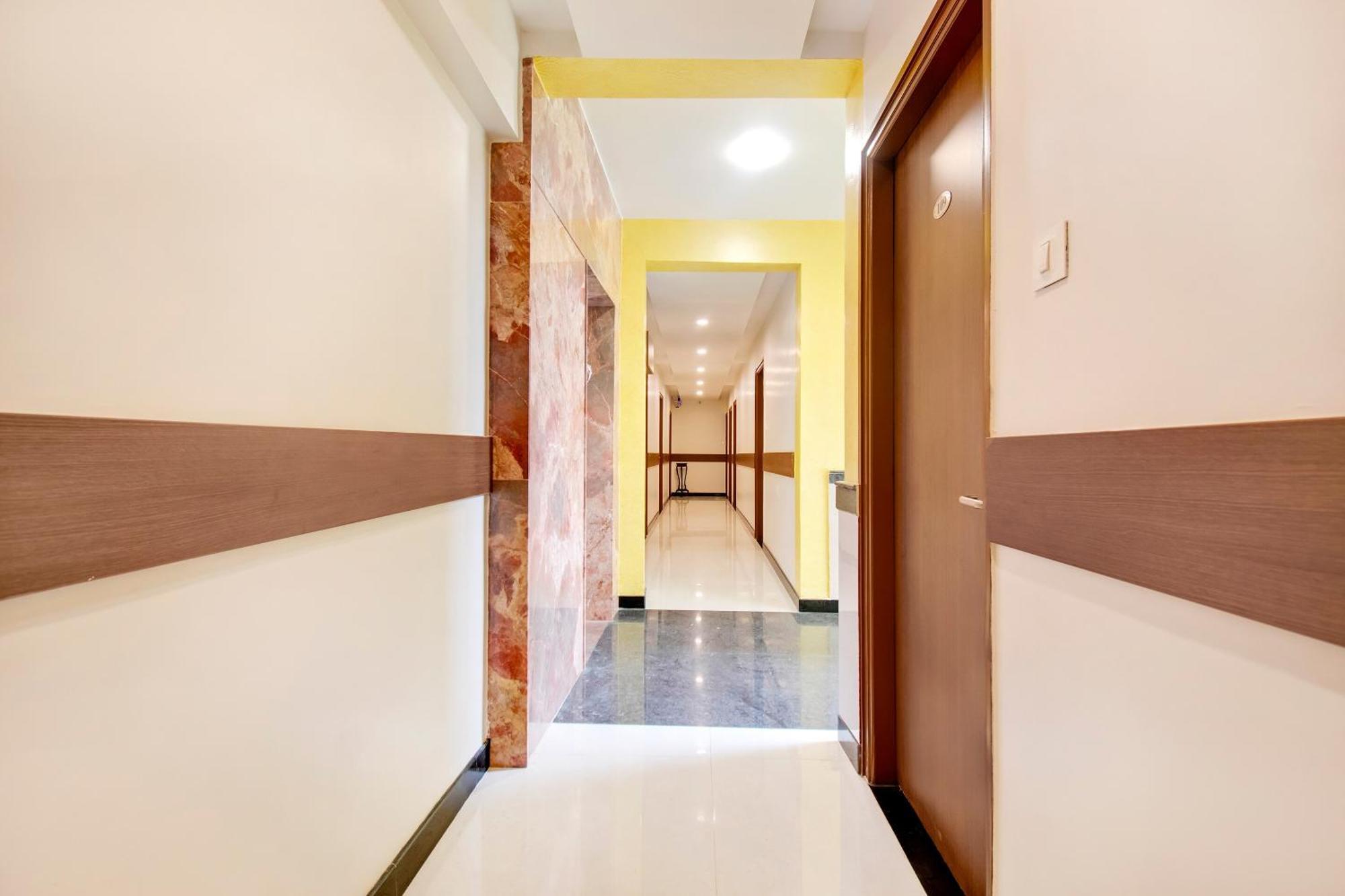 Hotel Super O Resida Elite Service Near Manipal Hospital