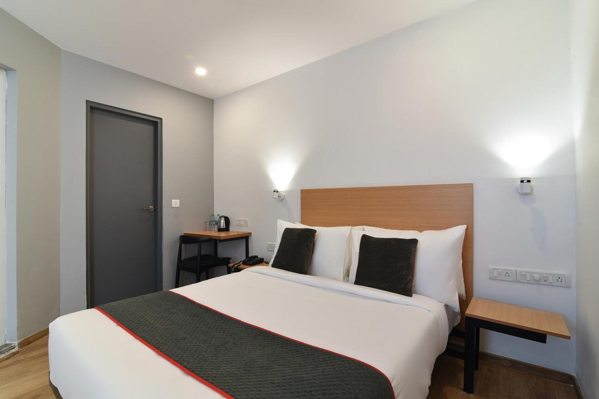 Super Townhouse Spruce Bellandur Hotel
