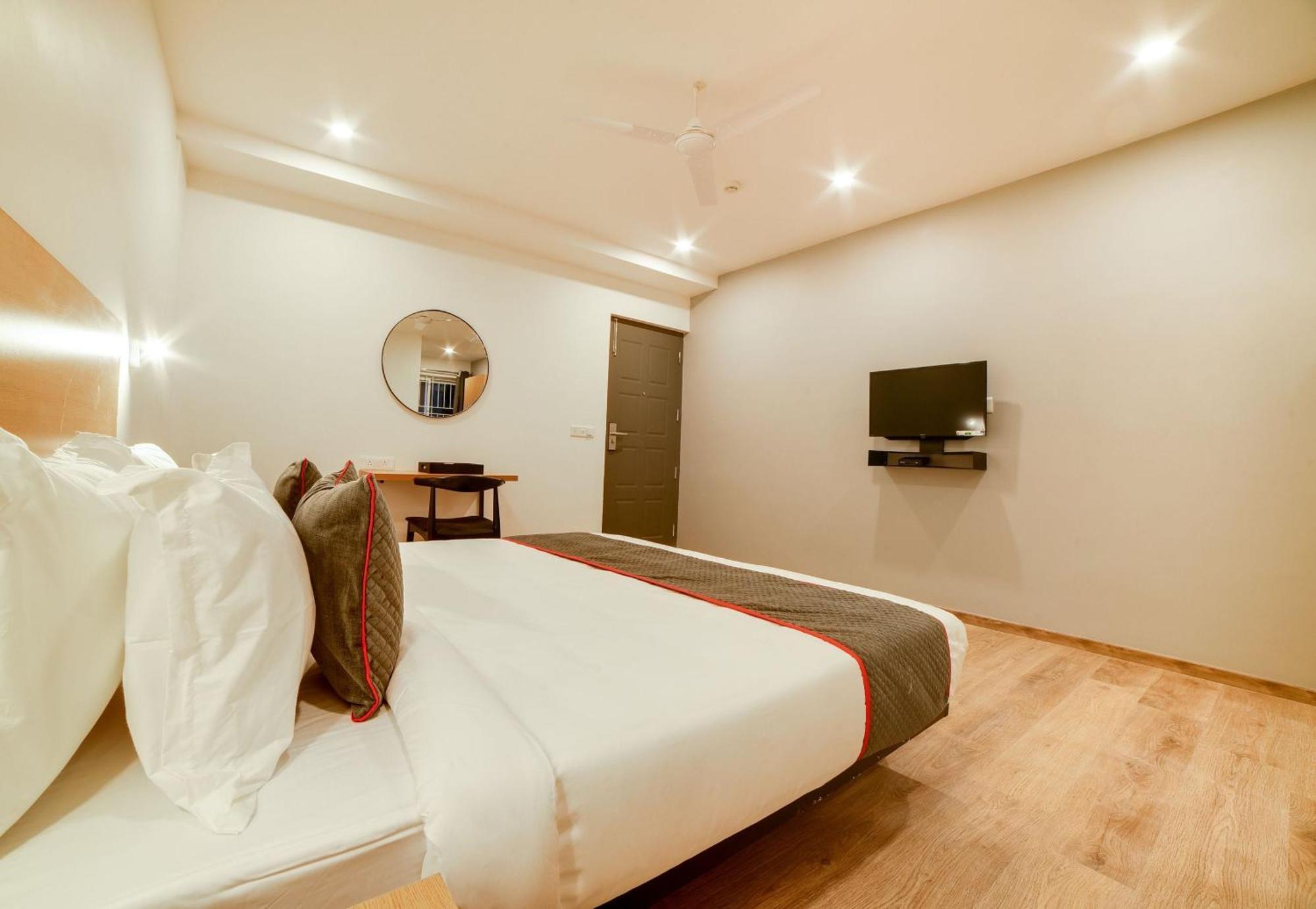 Hotel Super Townhouse Hosur Main Road Bommanahalli Near Gopalan Innovation Mall