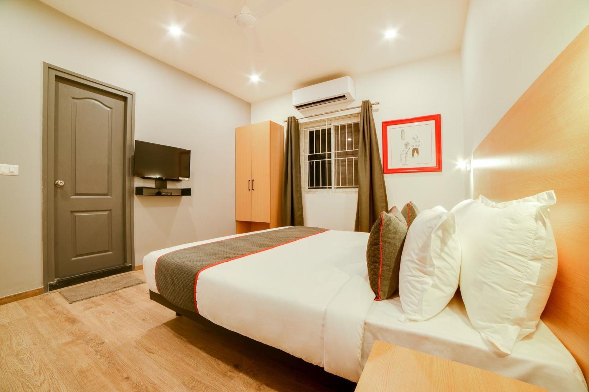 Hotel Super Townhouse Hosur Main Road Bommanahalli Near Gopalan Innovation Mall 4*