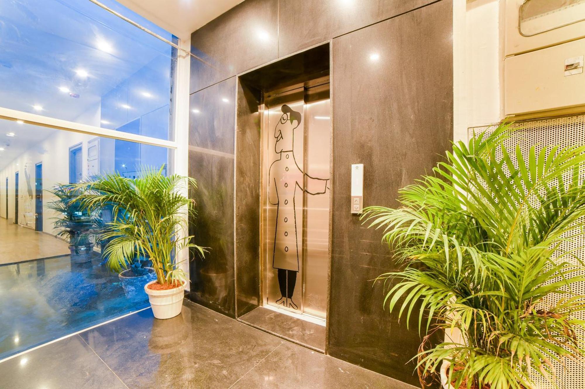 Hotel Super Townhouse Hosur Main Road Bommanahalli Near Gopalan Innovation Mall