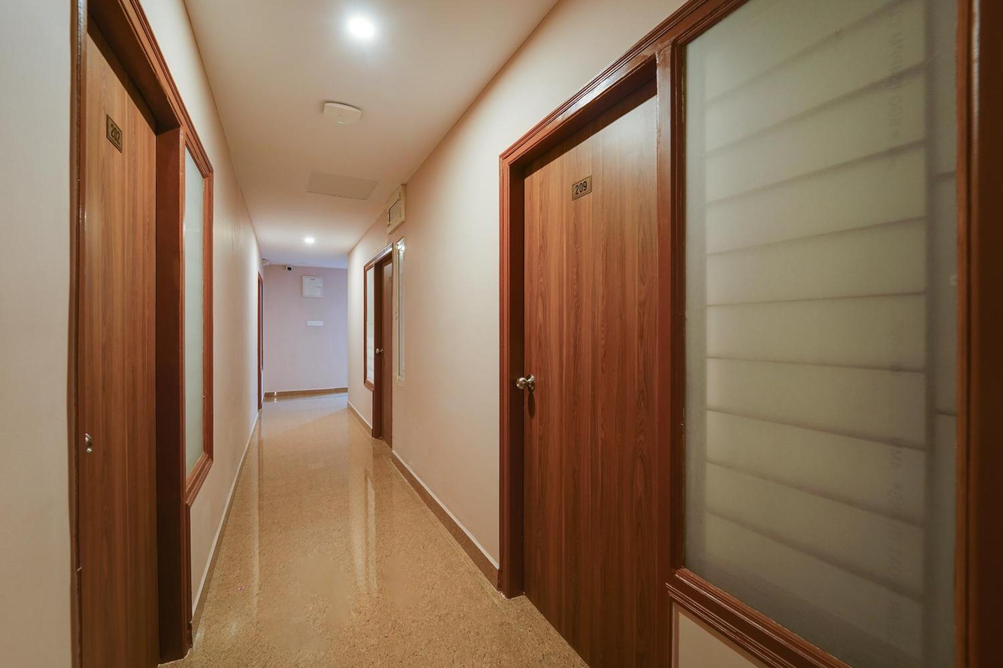 Hotel Super Townhouse Davis Let Bangalore
