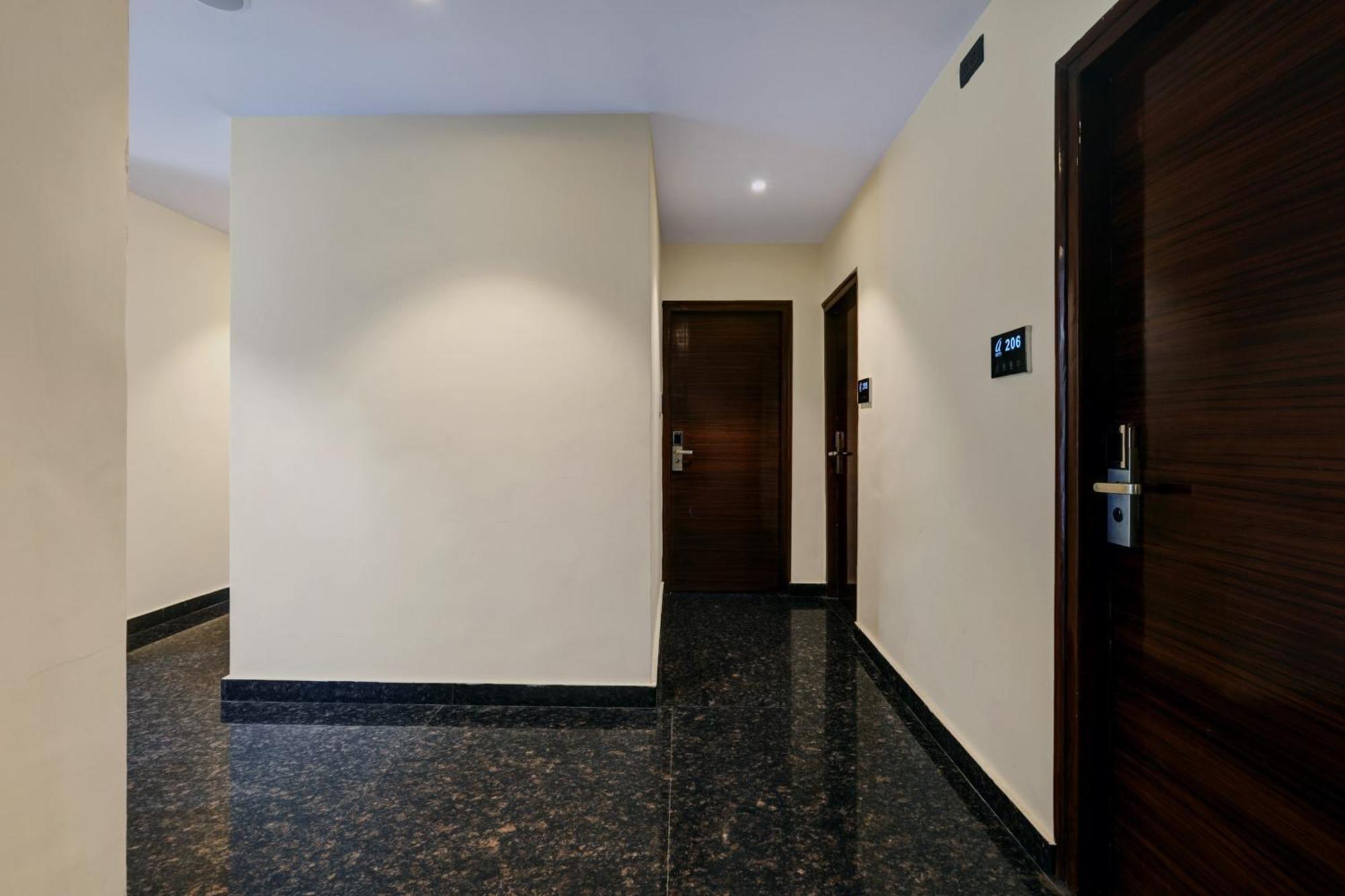 Hotel Astra & - Koramangala 4*