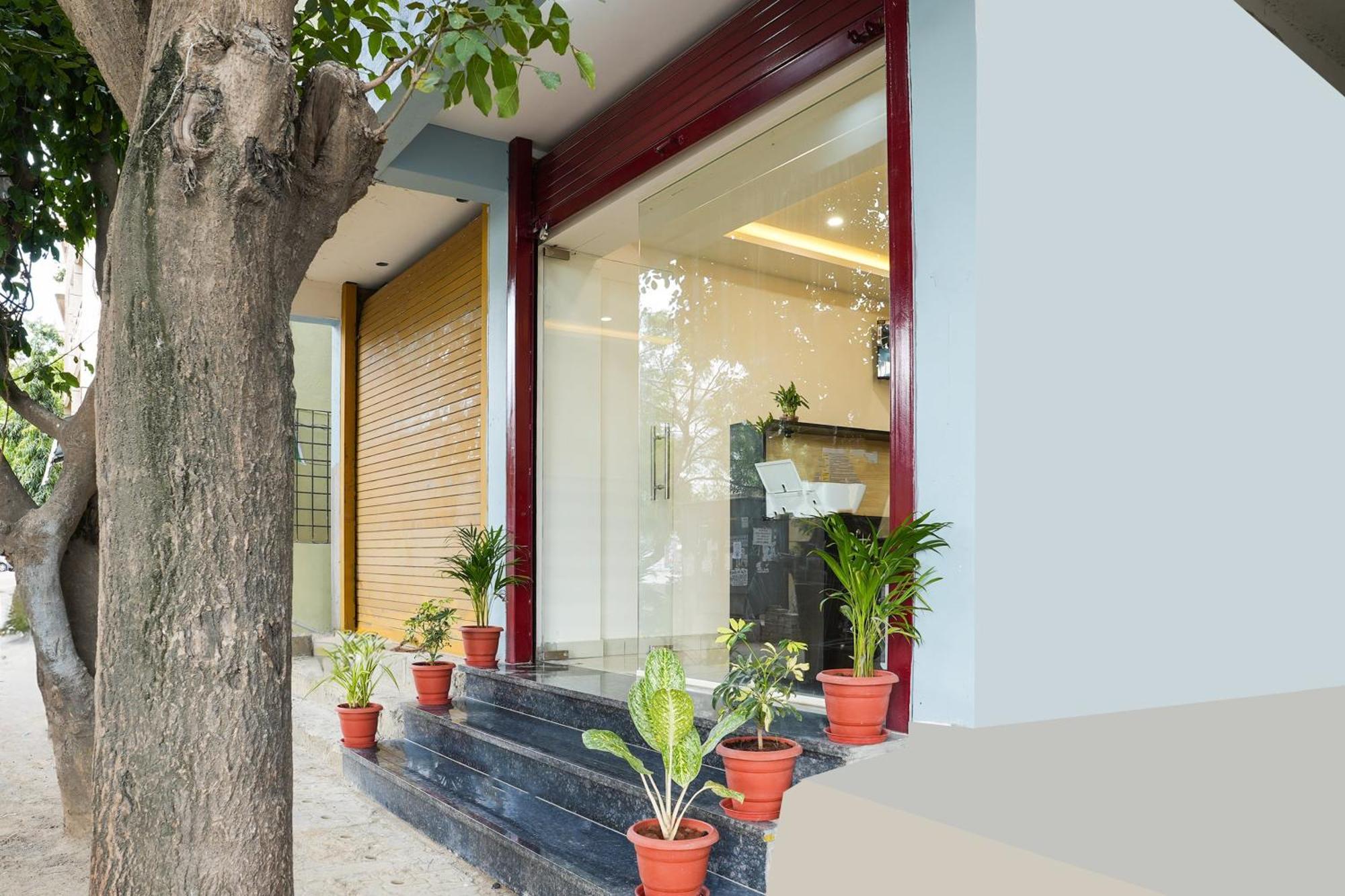 Hotel Super Collection O K R Puram Manyata *