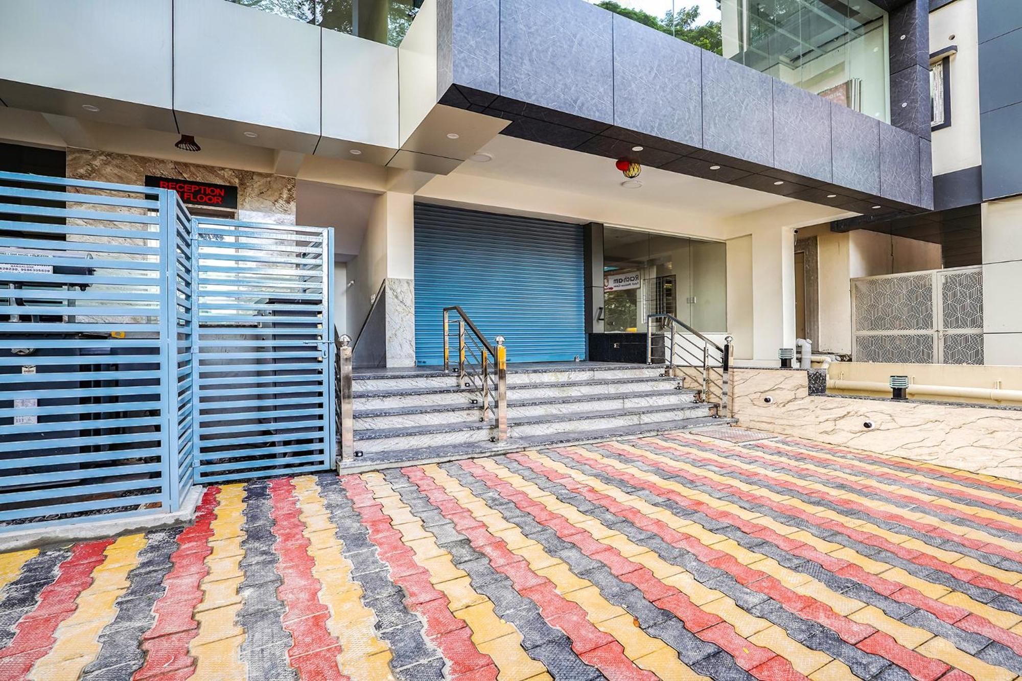 Fabhotel Redmoon - Nr Brookfield Hotel