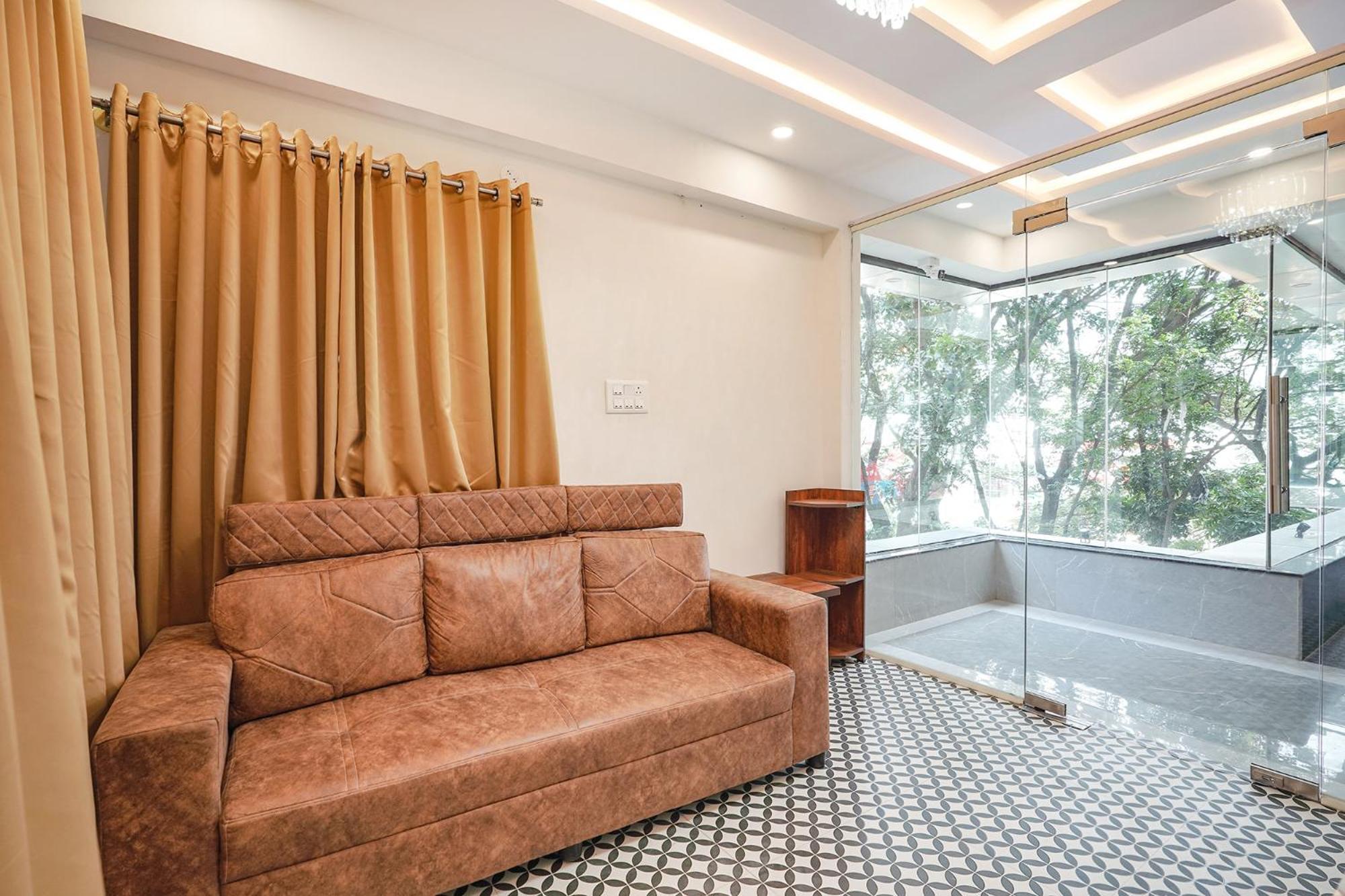 Fabhotel Redmoon - Nr Brookfield