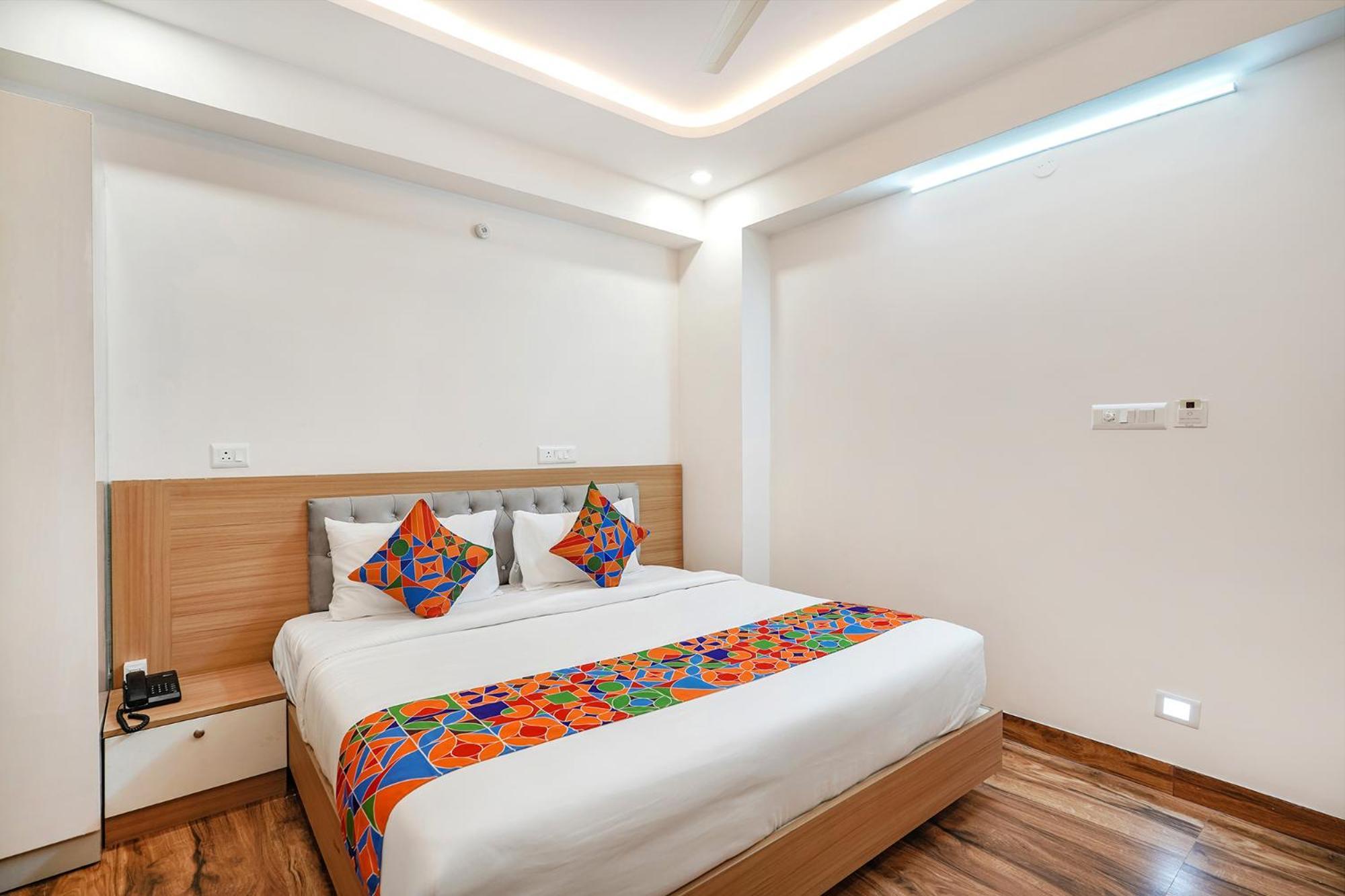 Fabhotel Redmoon - Nr Brookfield Hotel
