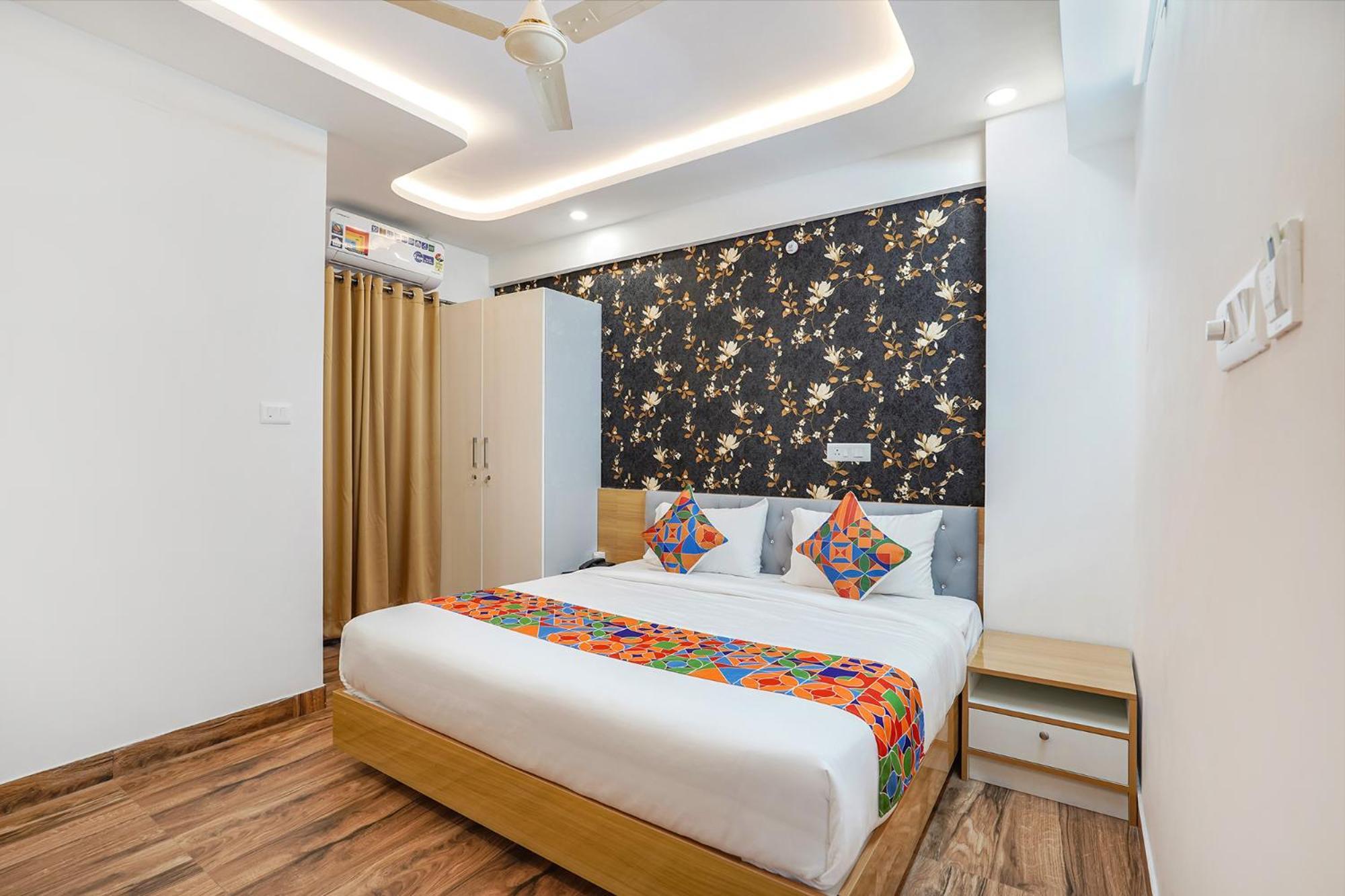 Fabhotel Redmoon - Nr Brookfield Hotel 3*