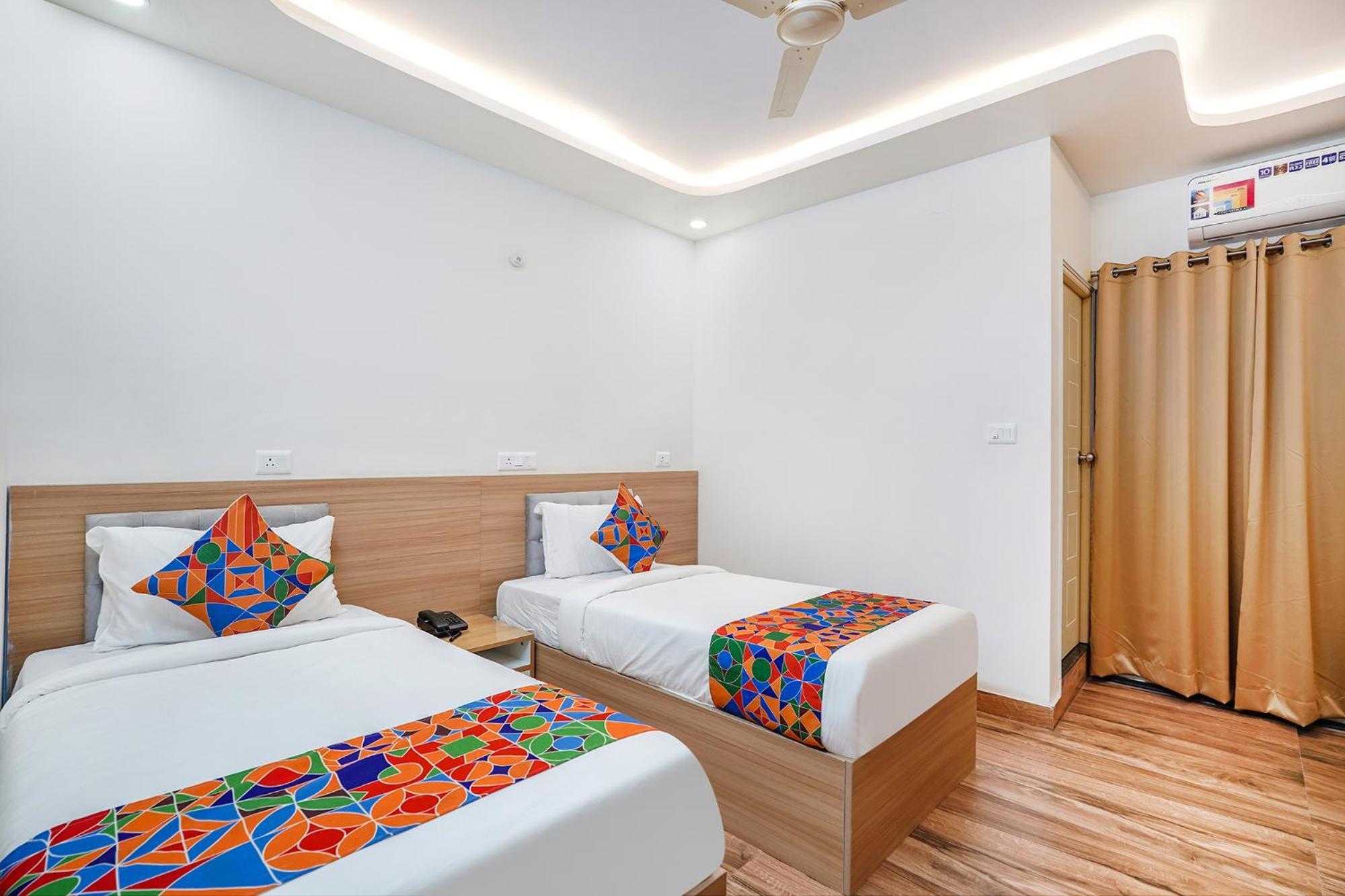 Hotel Fabhotel Redmoon - Nr Brookfield
