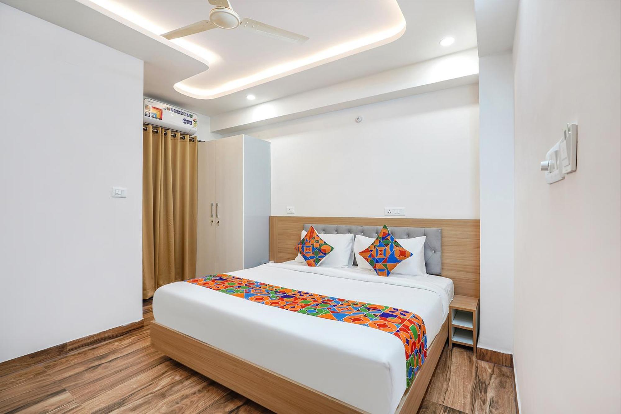 Fabhotel Redmoon - Nr Brookfield Hotel