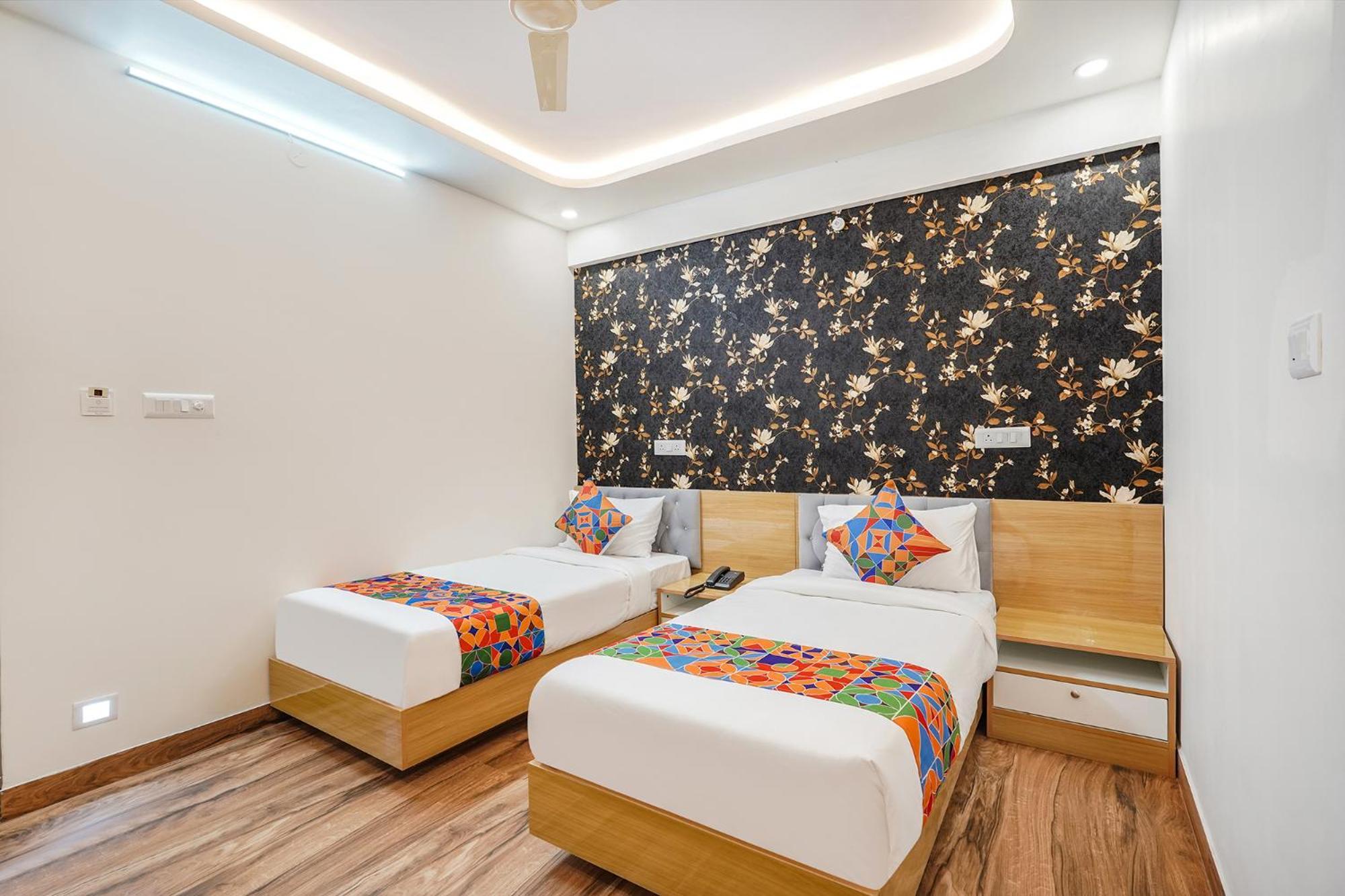 Hotel Fabhotel Redmoon - Nr Brookfield