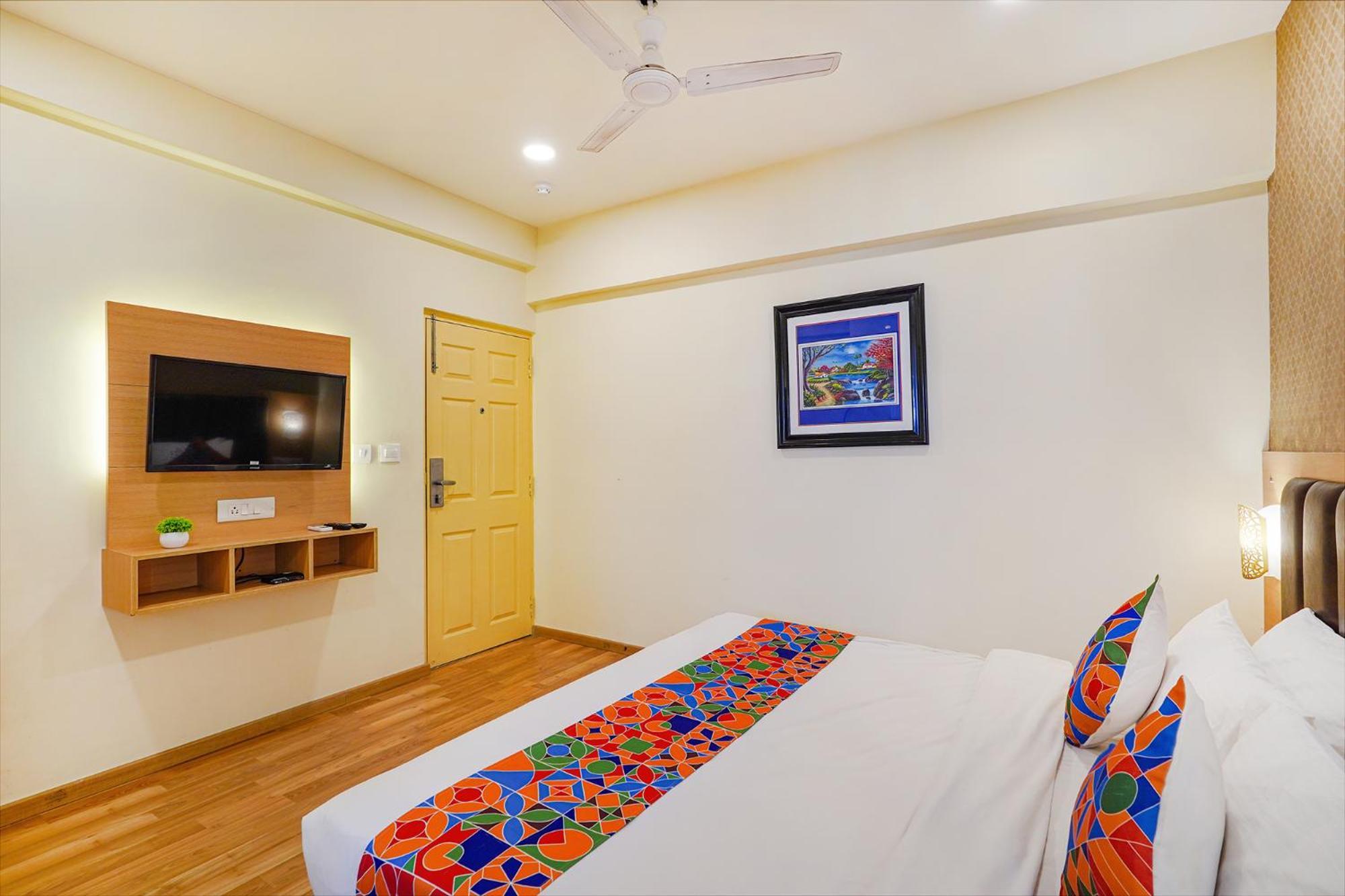 Fabhotel Ivory Corporate *