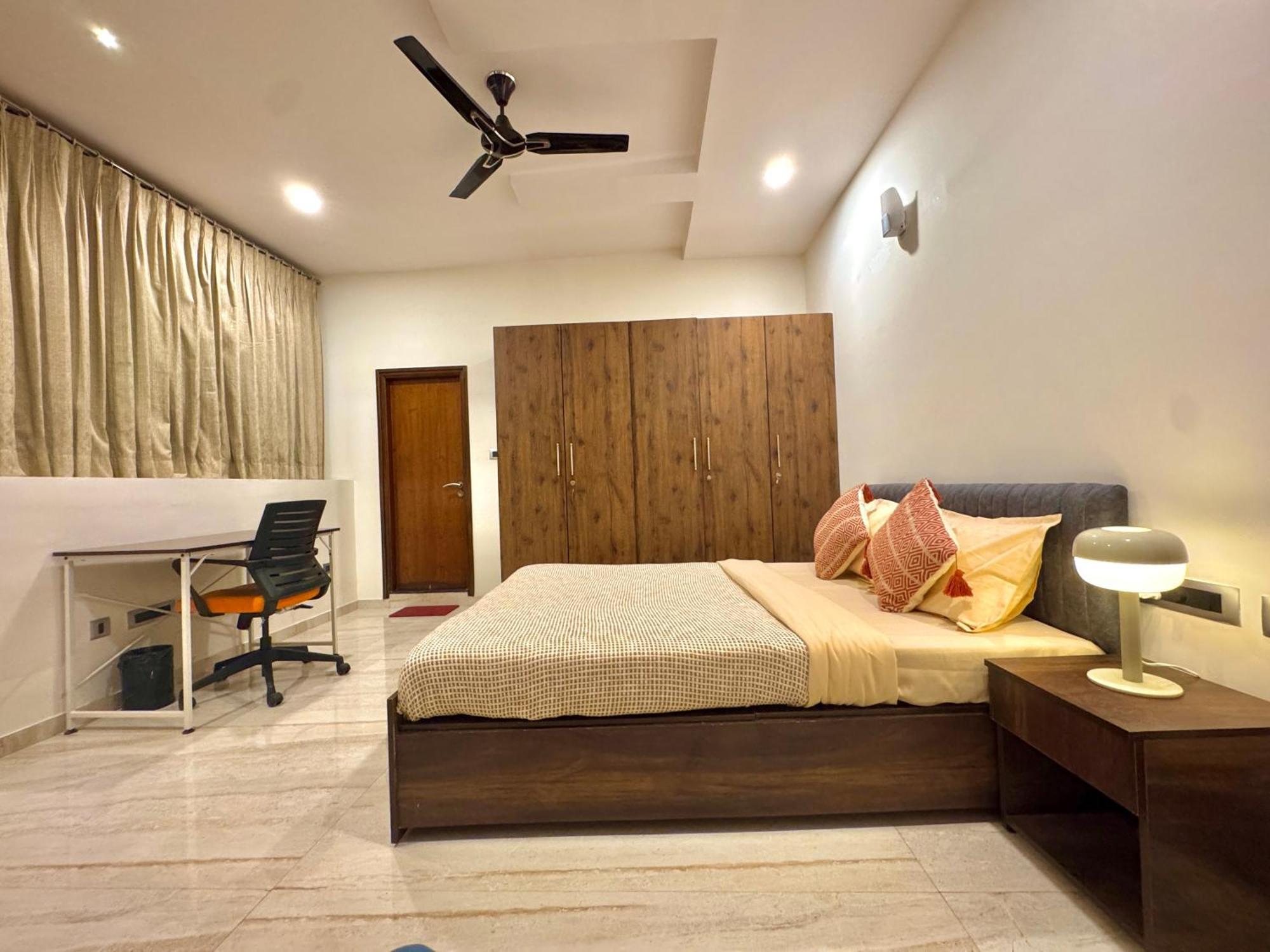 Homestay 4 Bhk Luxury Penthouse- Sliceinn Velvet, Wilson Garden, *