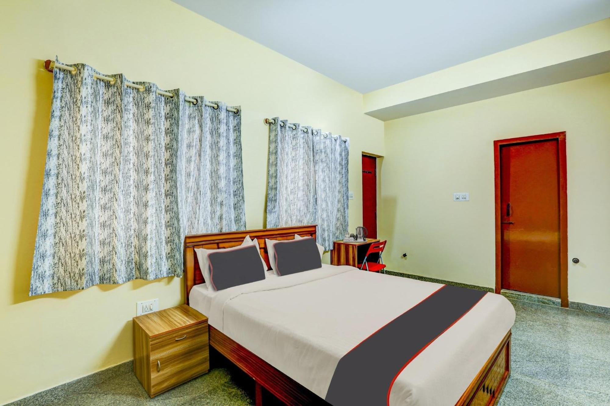 Collection O Relax Hotel 4*