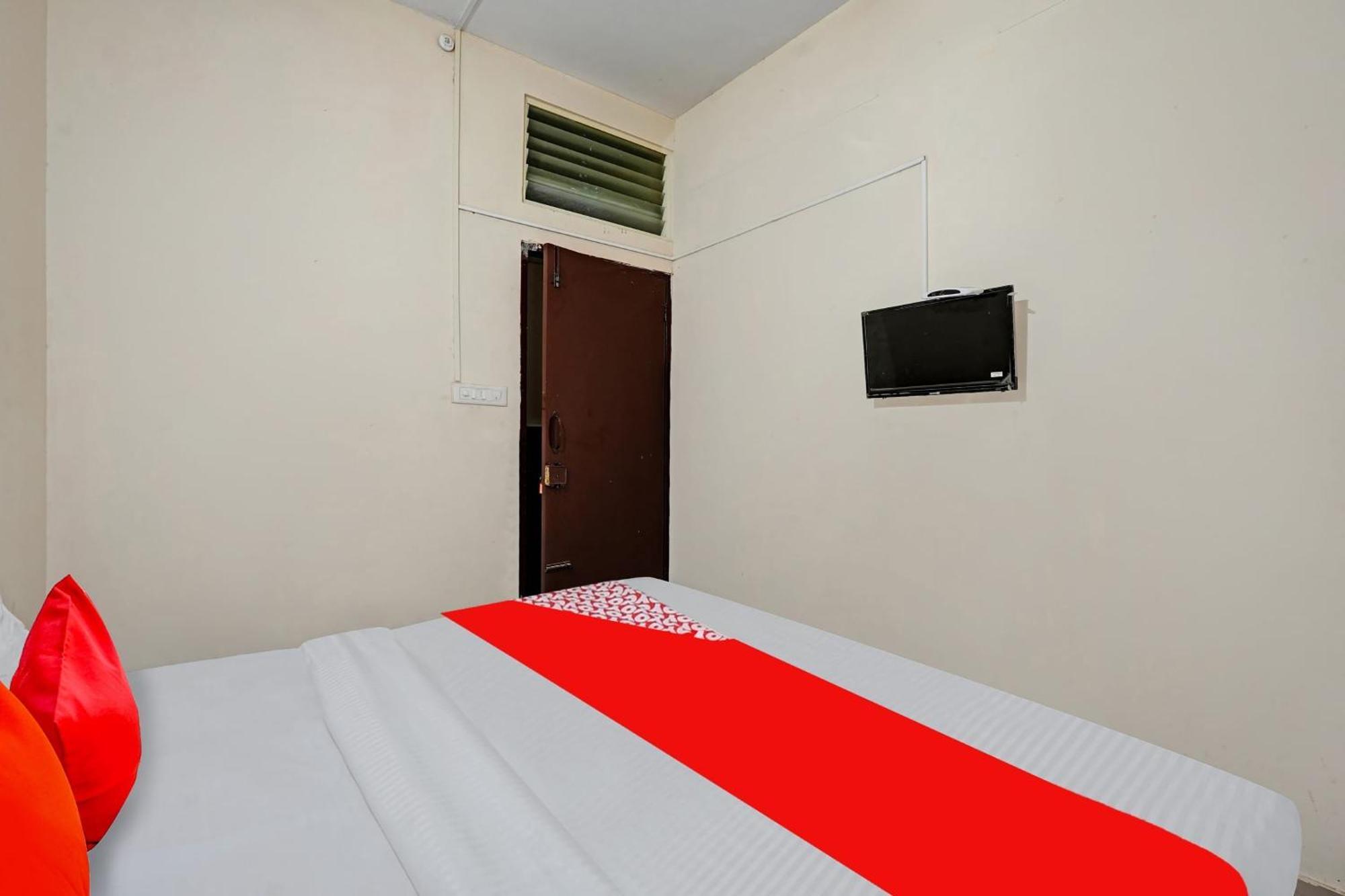 O Chalukya Comforts Hotel 3*