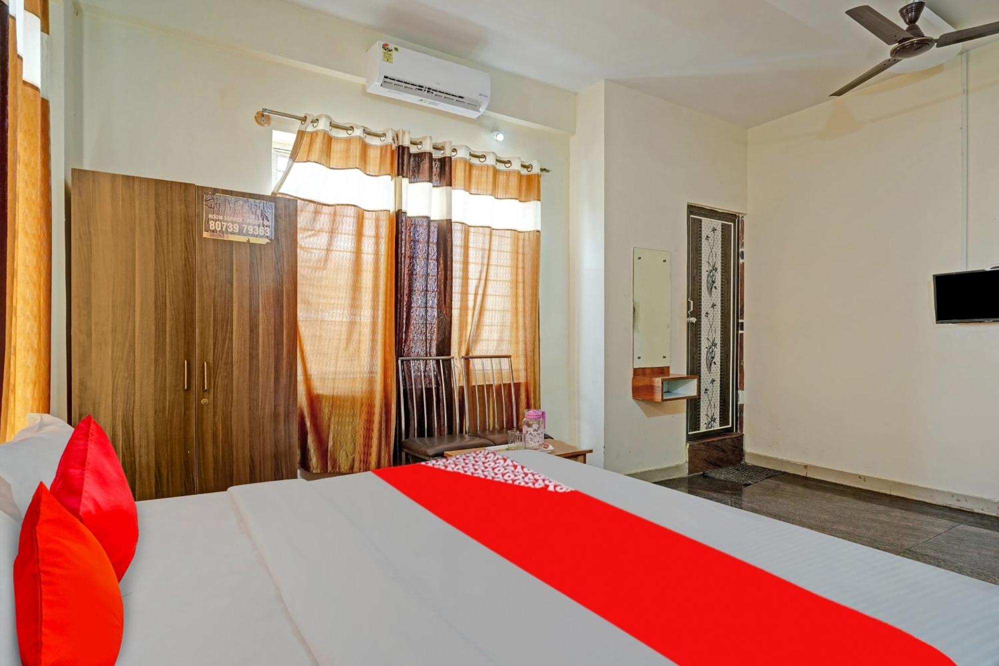 Hotel O Chalukya Comforts 3*