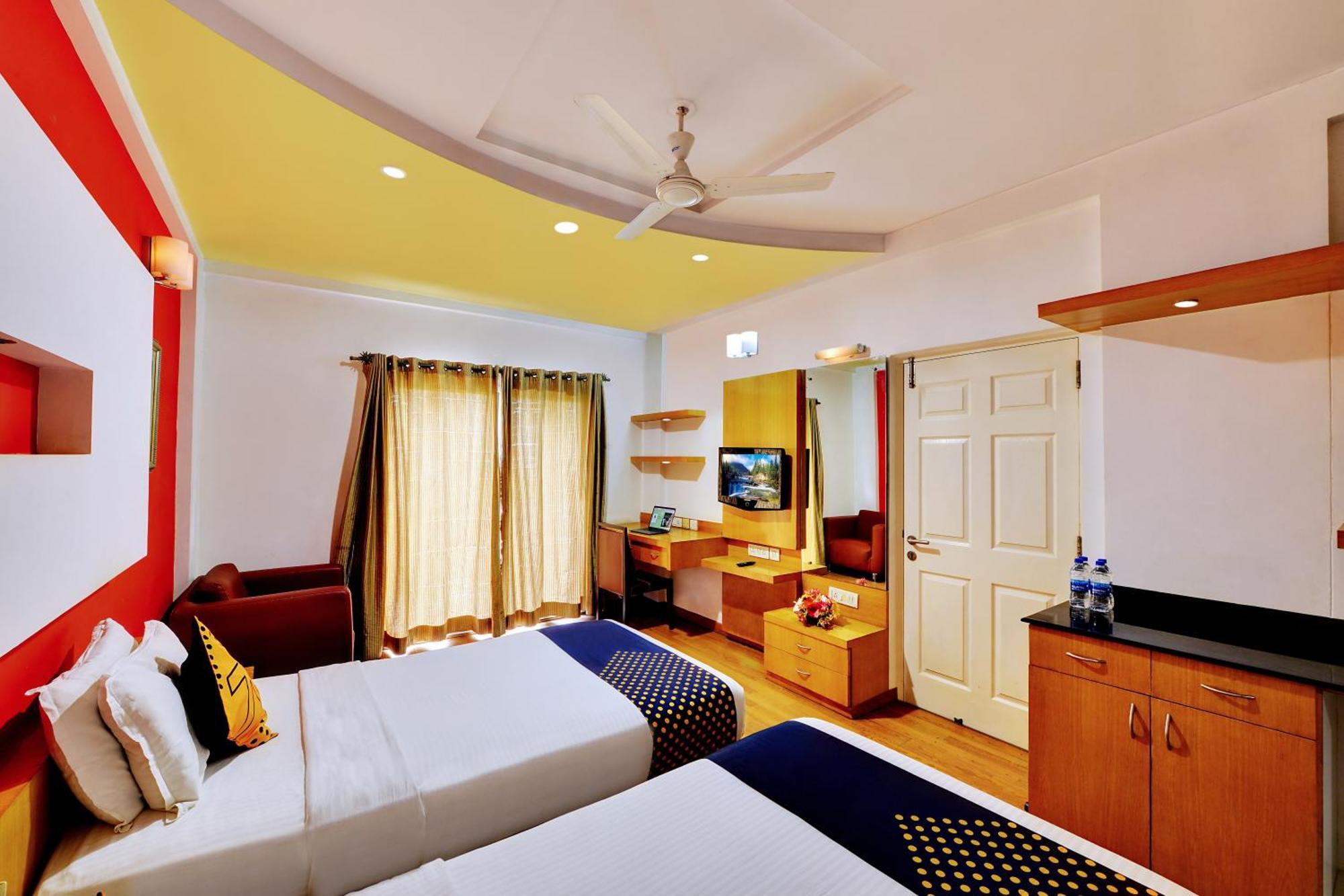 Twin Tulips Hotel